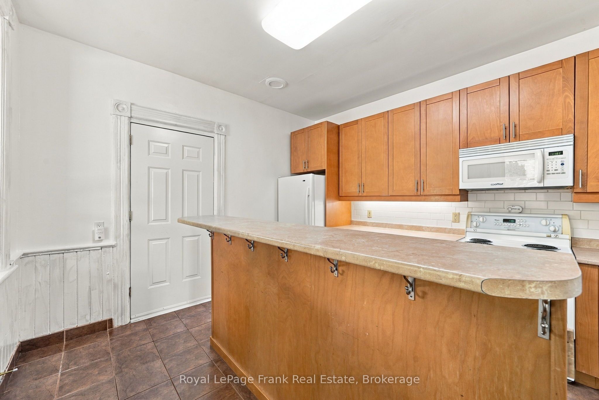 492 Hopkins Avenue Property Photo 23