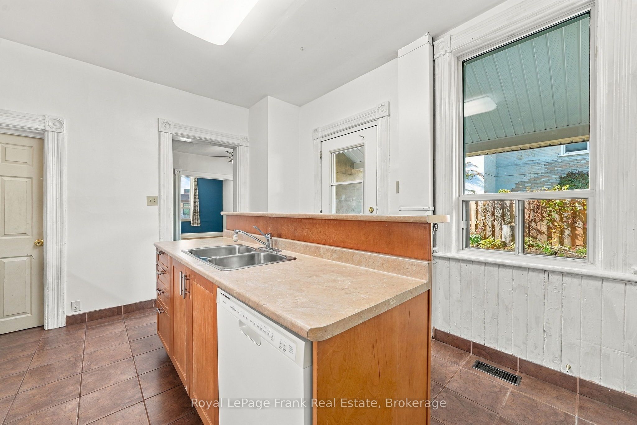 492 Hopkins Avenue Property Photo 24
