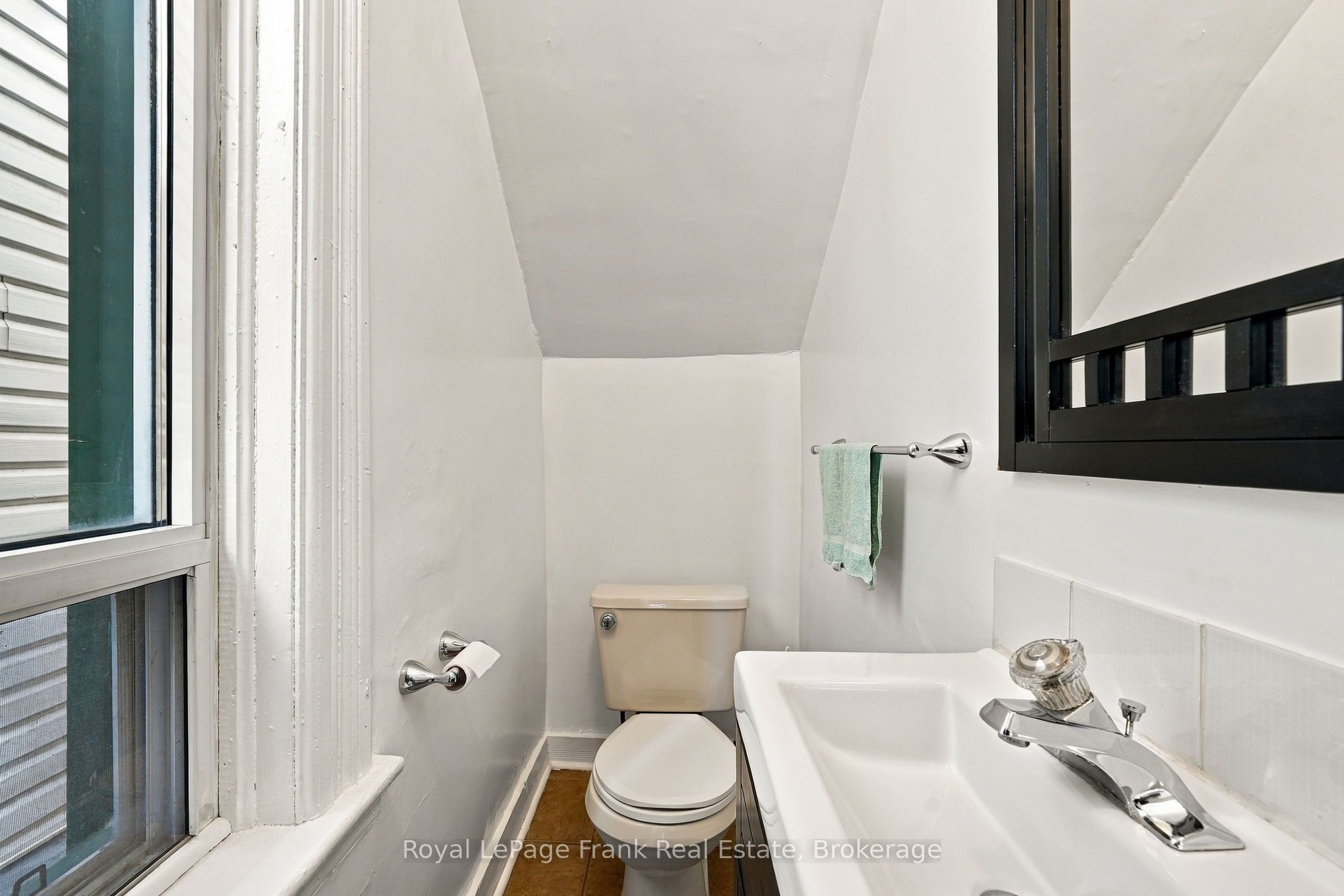 492 Hopkins Avenue Property Photo 25