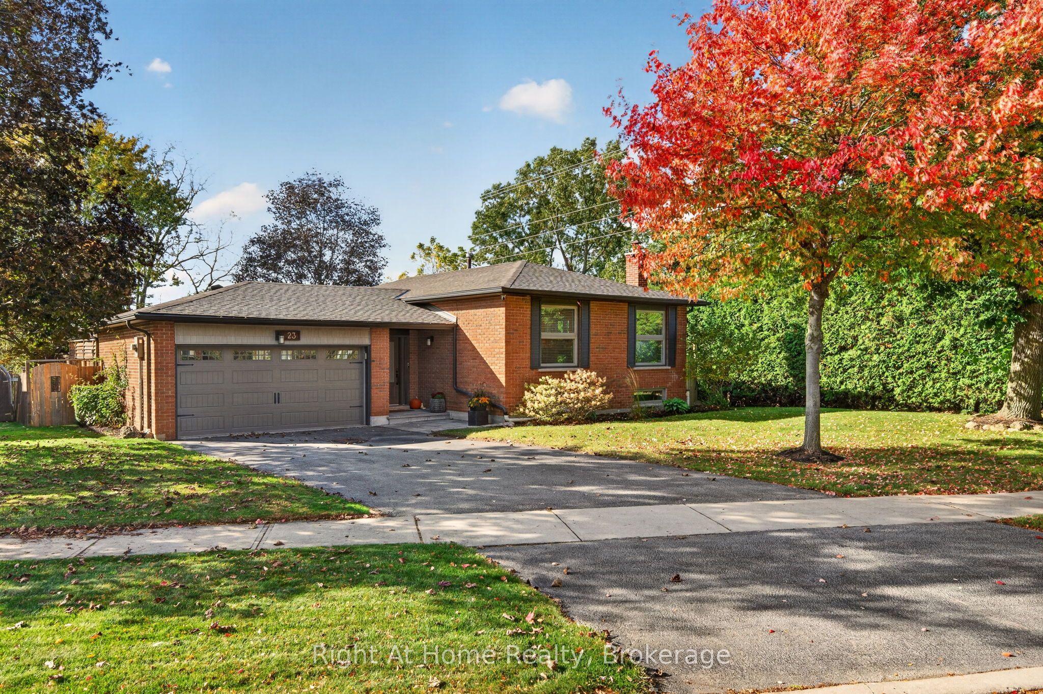 23 Laurendale Avenue Property Photo 1
