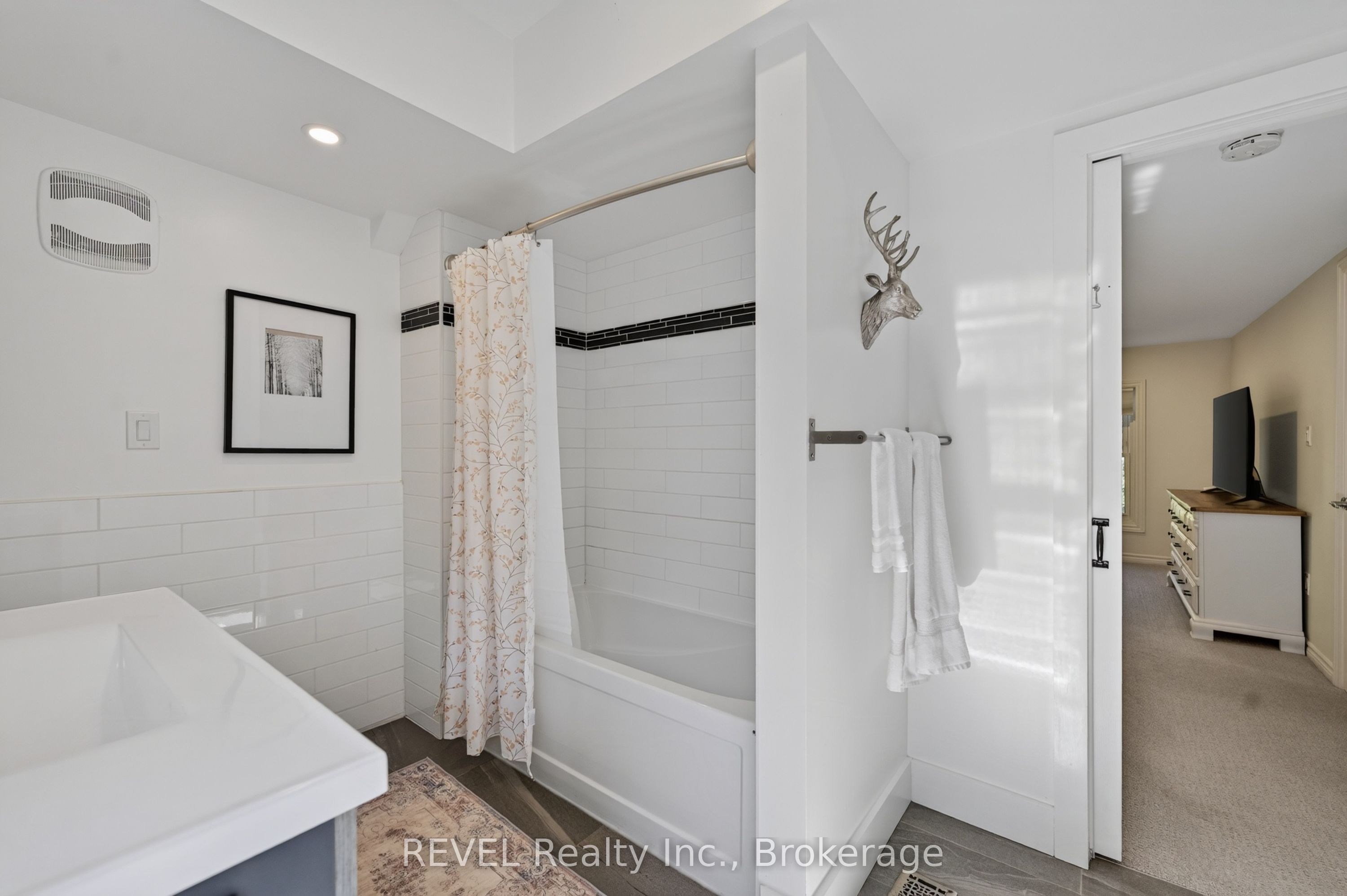 6 Elm Avenue Property Photo 31