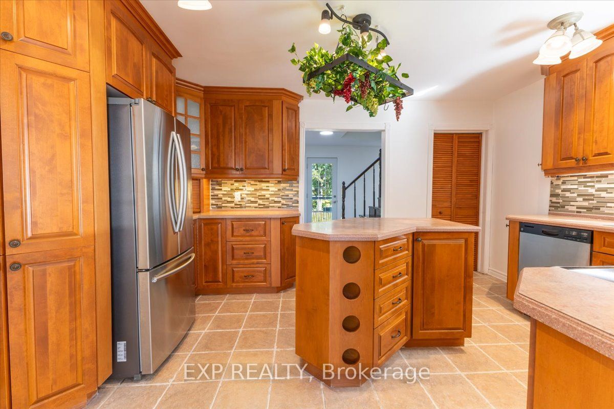 5410 Old Richmond Road Property Photo 6