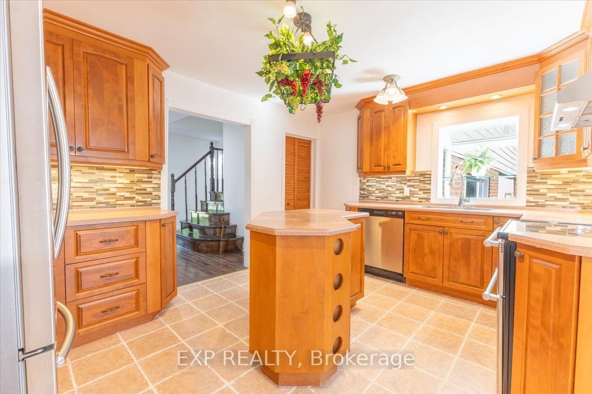 5410 Old Richmond Road Property Photo 7