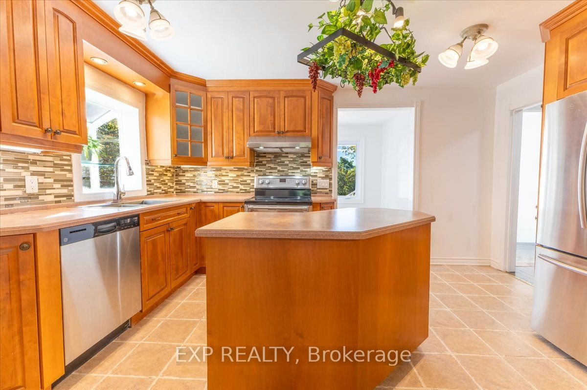 5410 Old Richmond Road Property Photo 9