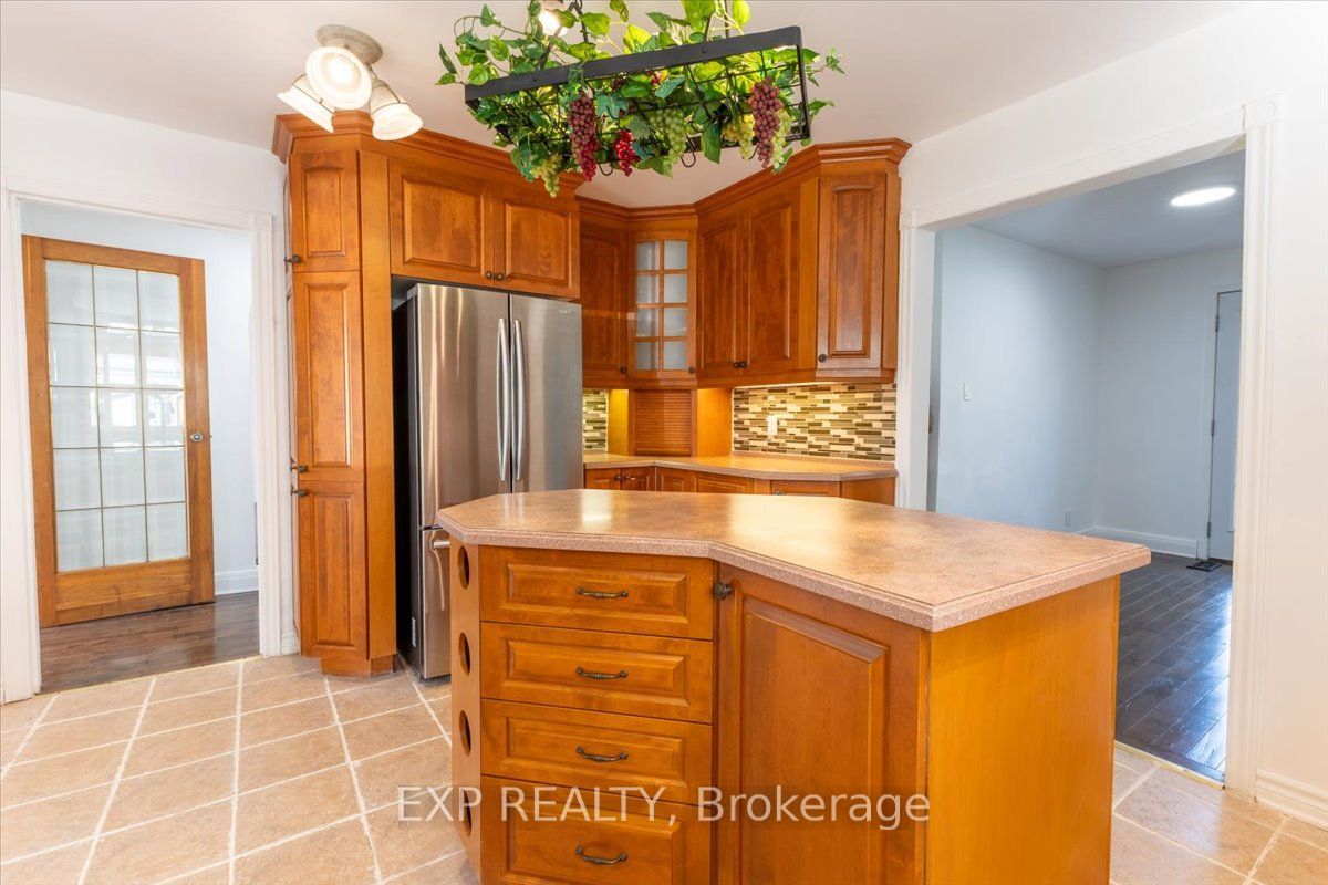 5410 Old Richmond Road Property Photo 10