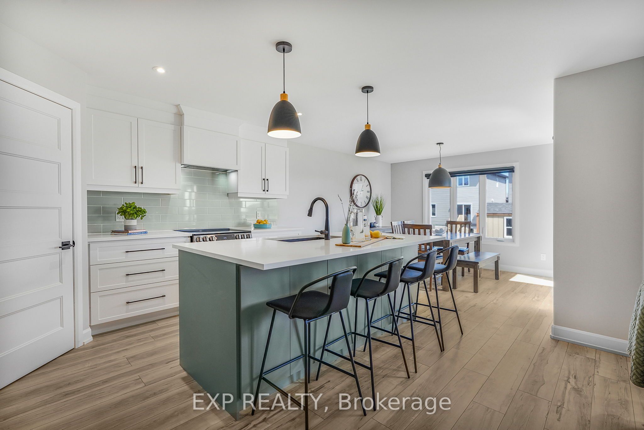 1202 Montblanc Crescent Property Photo 6