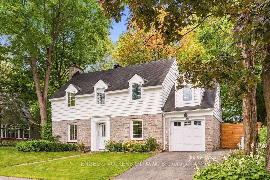 694 Island Park Drive Property Photo 1