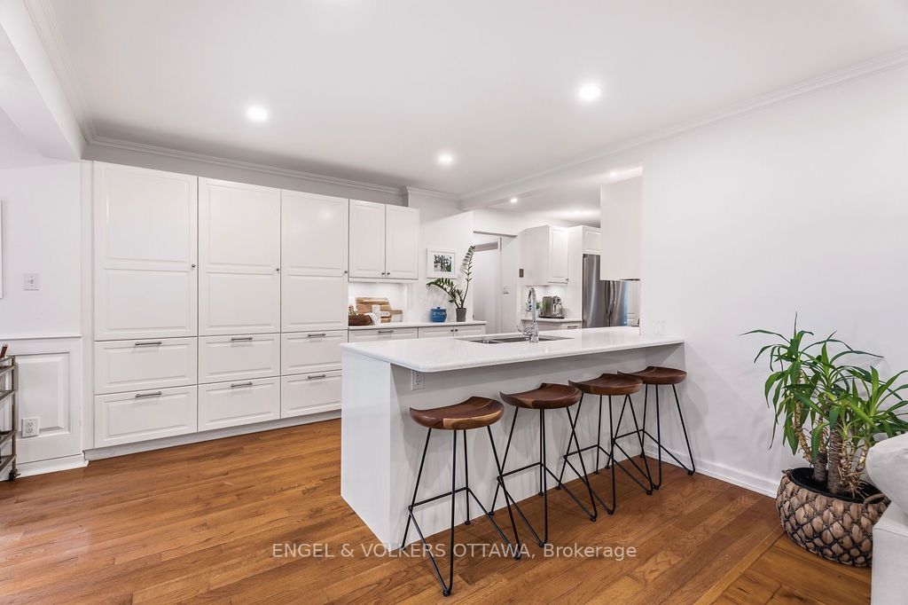 694 Island Park Drive Property Photo 12