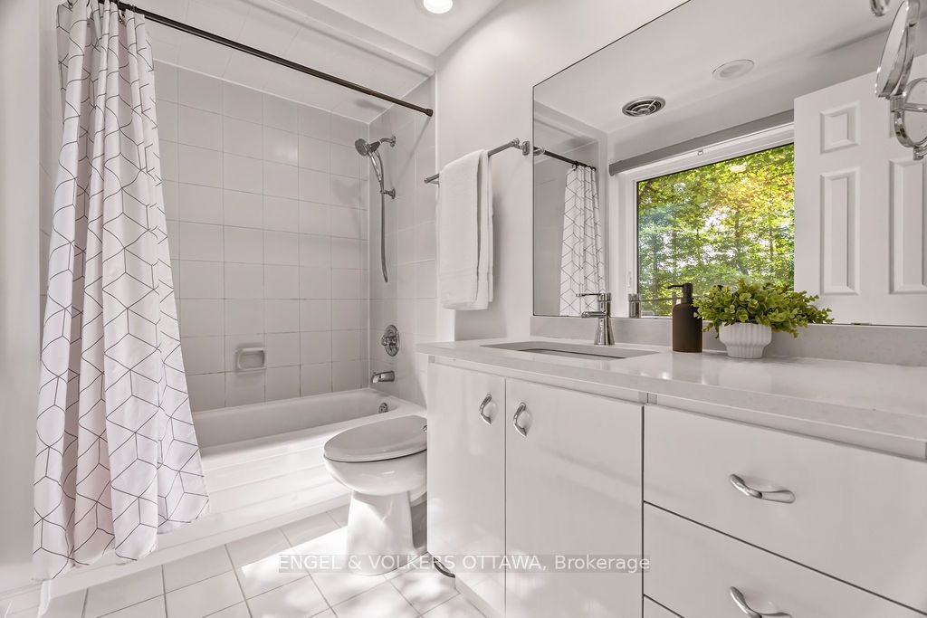694 Island Park Drive Property Photo 25