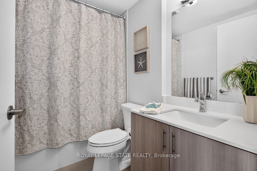 550 North Service Road 708 Property Photo 16