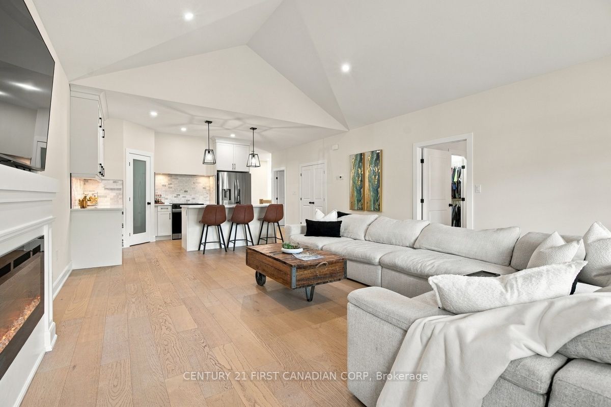 12 Briscoe Crescent Property Photo 11