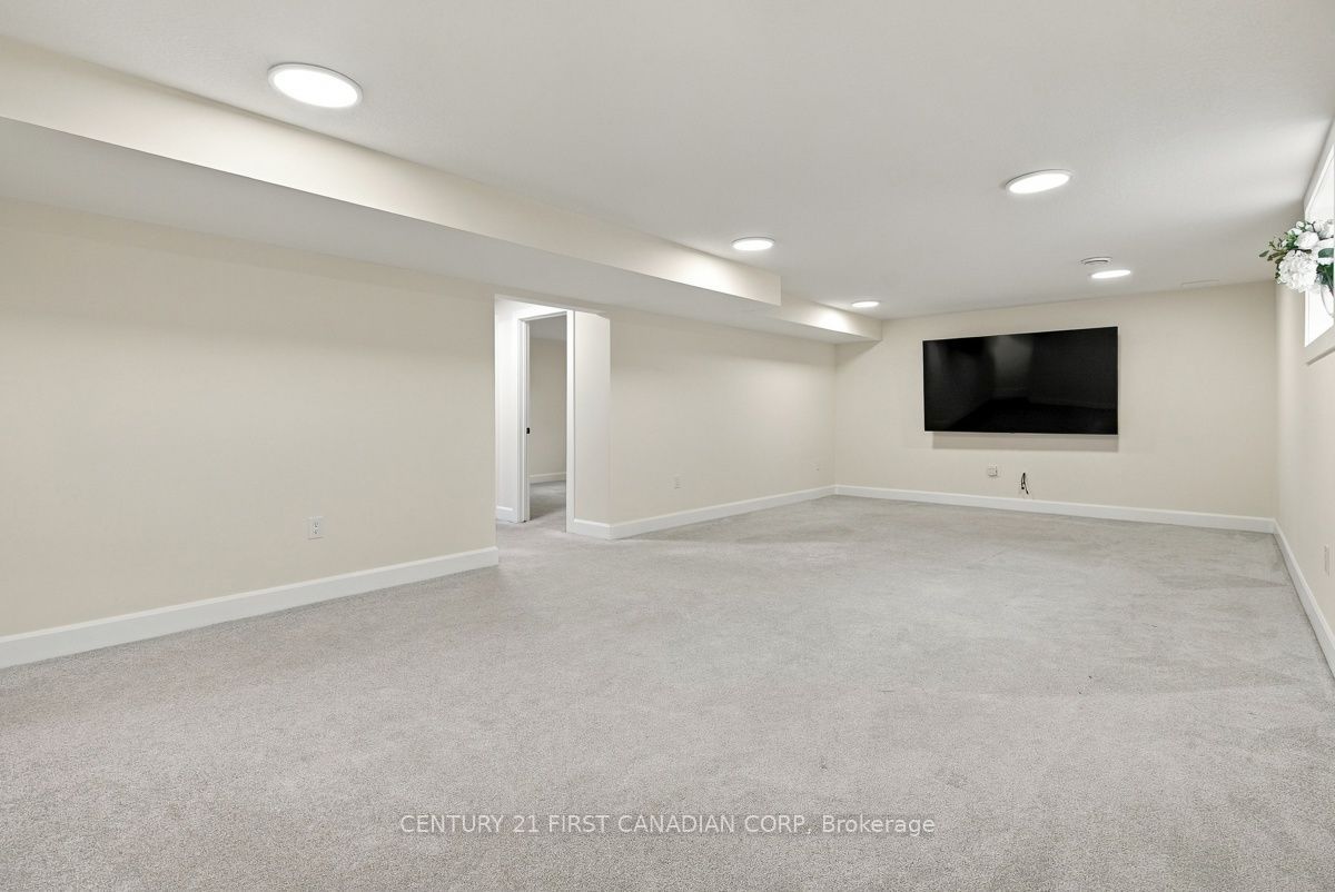 12 Briscoe Crescent Property Photo 31