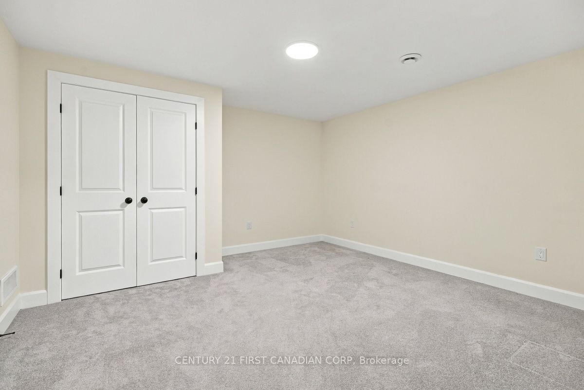 12 Briscoe Crescent Property Photo 33