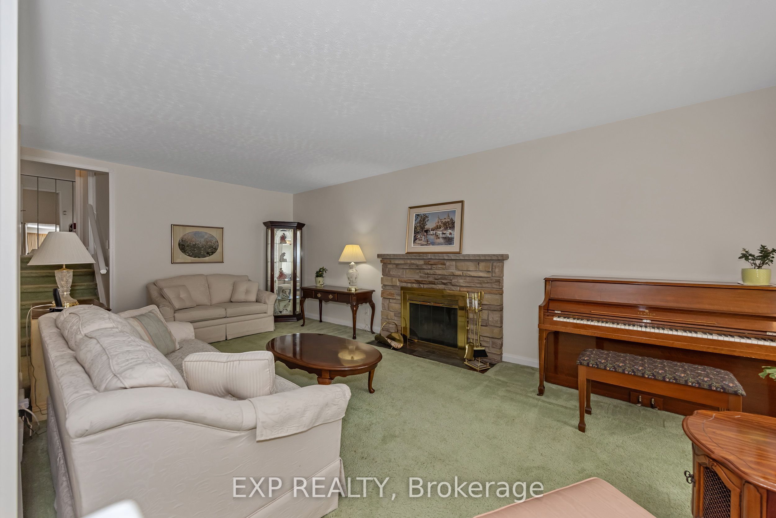 2161 Valley Drive Property Photo 5