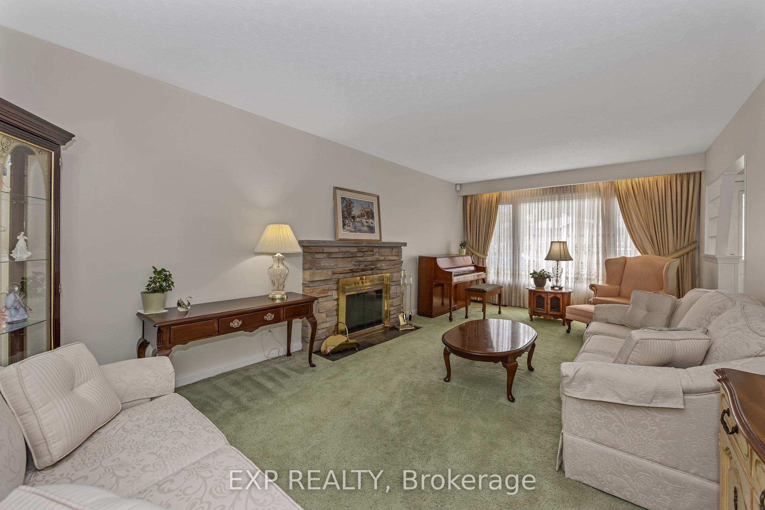 2161 Valley Drive Property Photo 6
