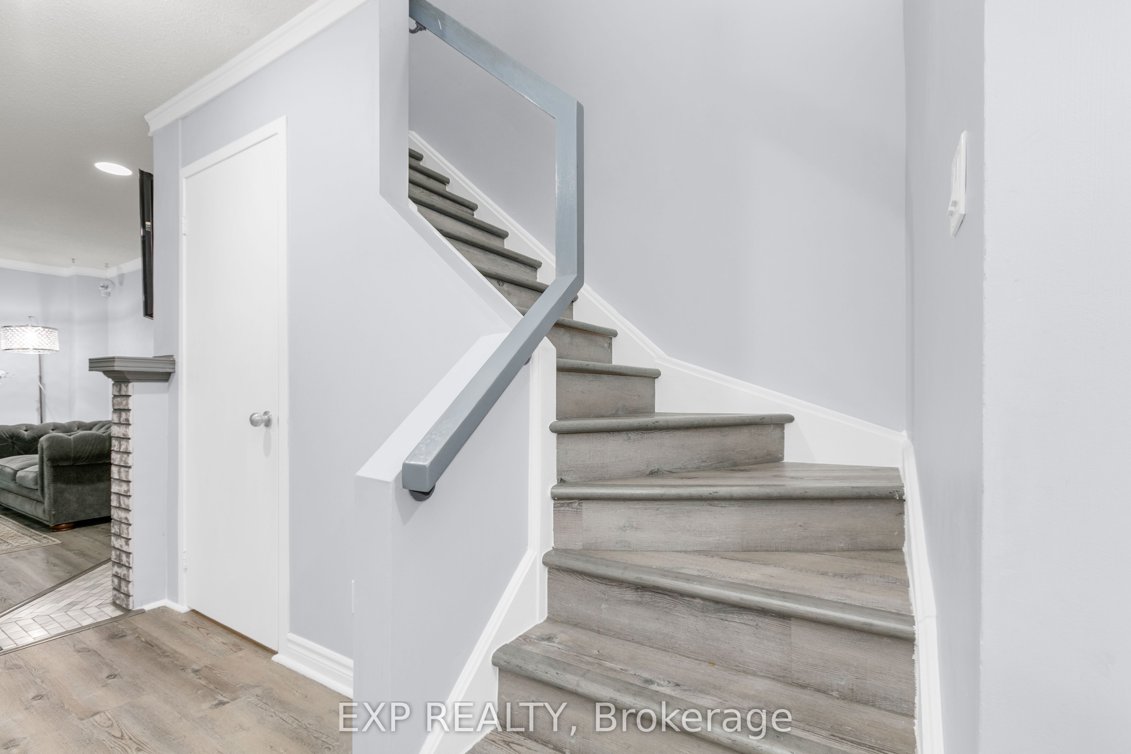 4 Fulham Court E Property Photo 17