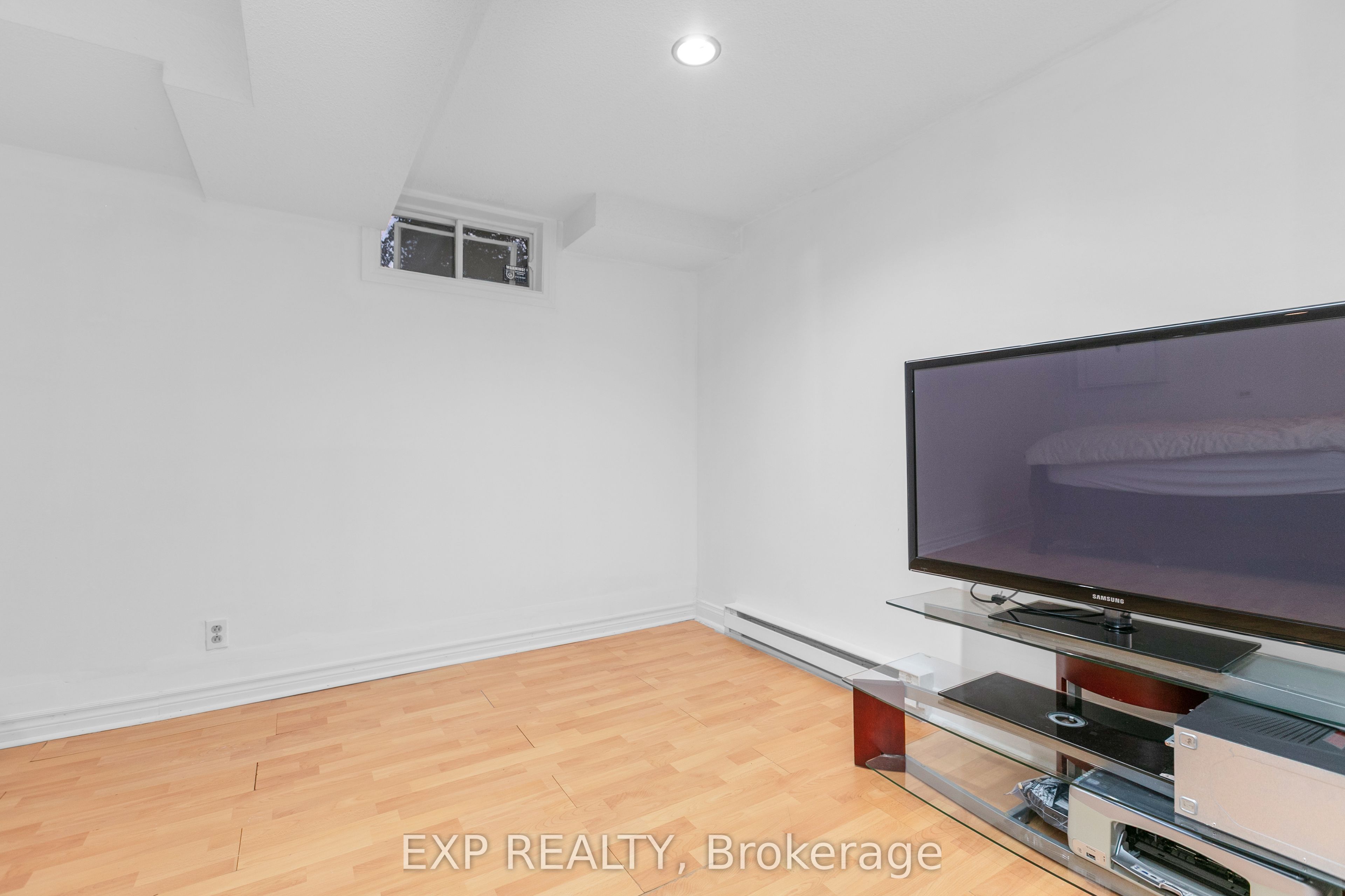 4 Fulham Court E Property Photo 27