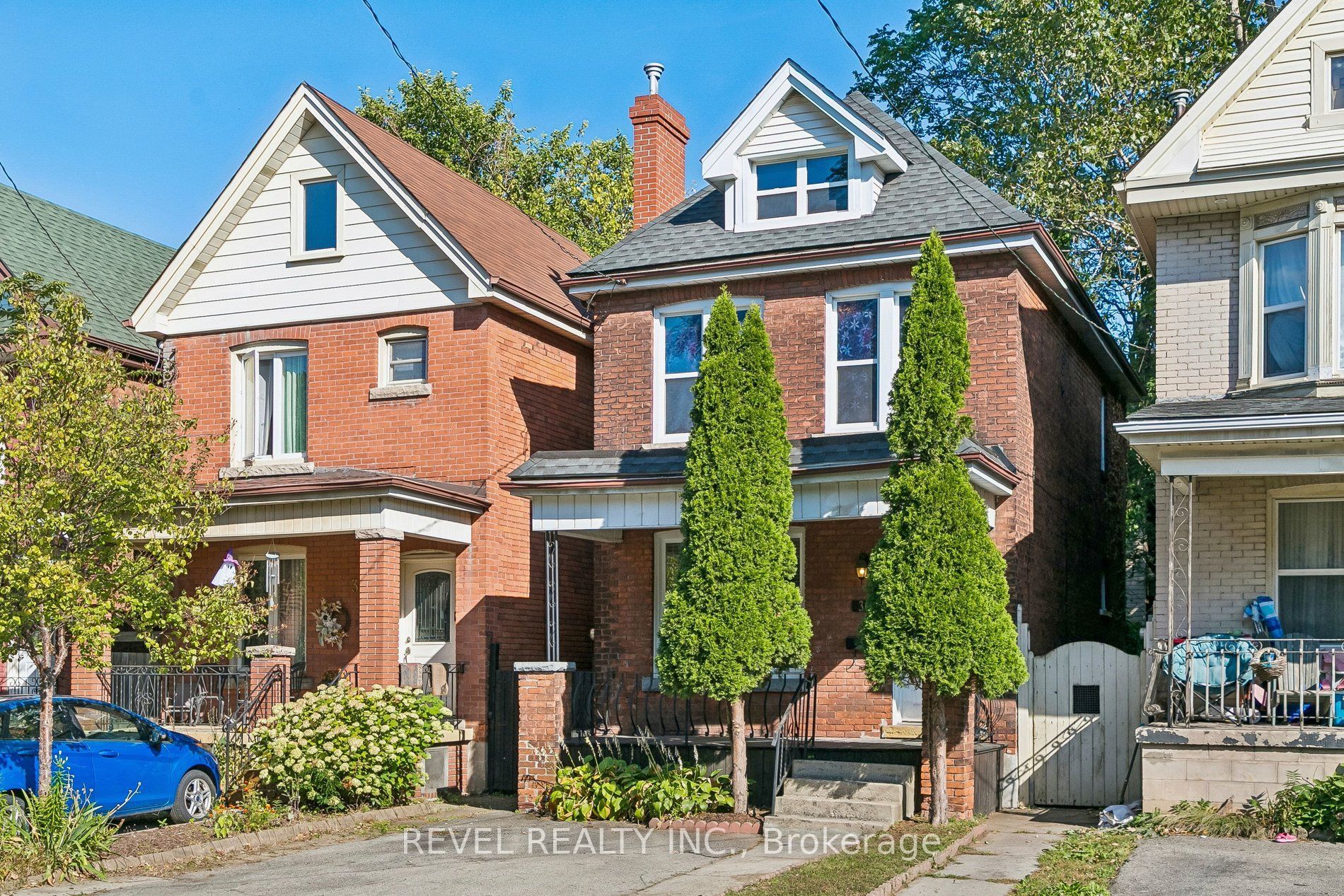 36 Holton Avenue N Property Photo 1