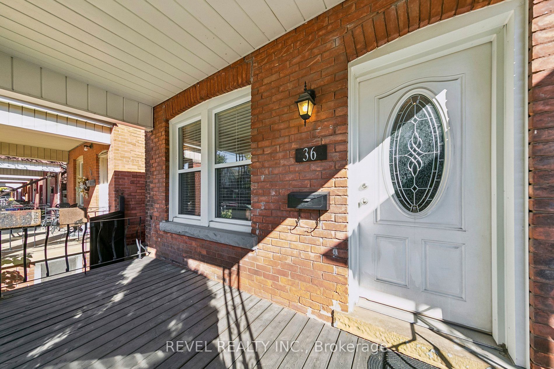36 Holton Avenue N Property Photo 7