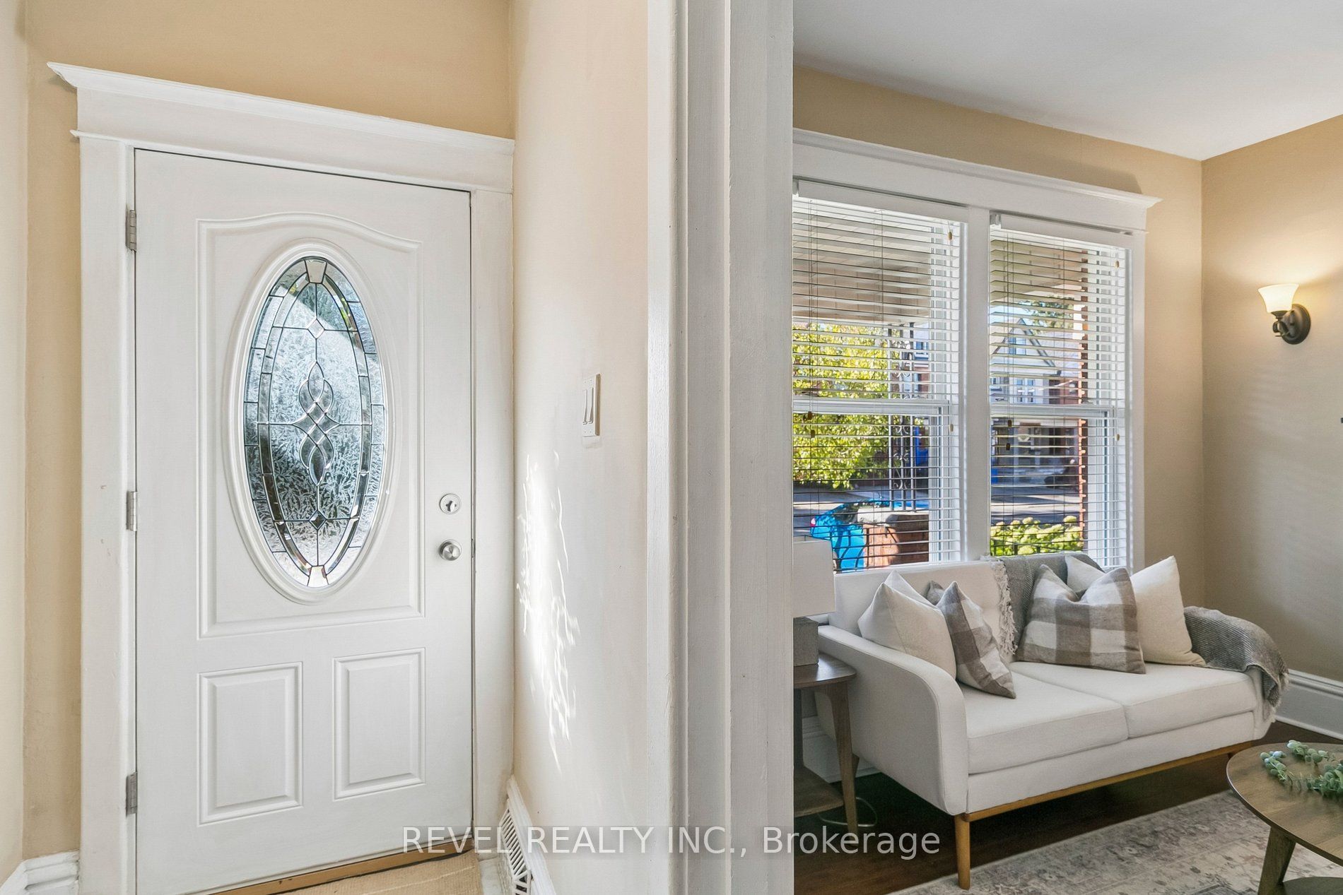 36 Holton Avenue N Property Photo 10