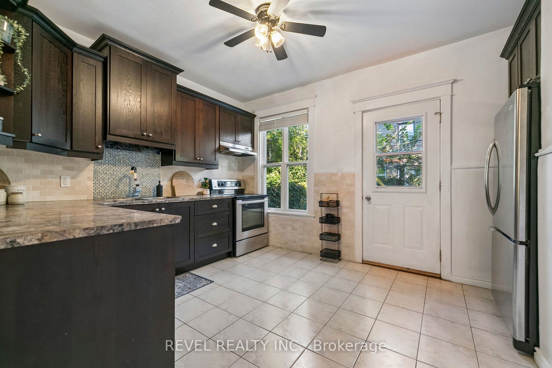 36 Holton Avenue N Property Photo 15