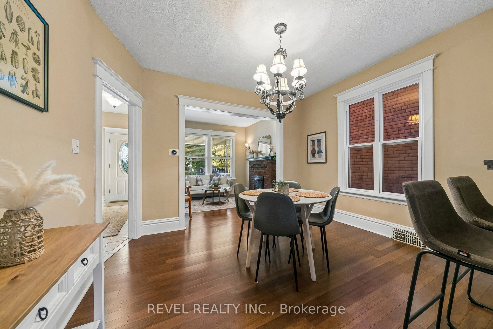 36 Holton Avenue N Property Photo 21