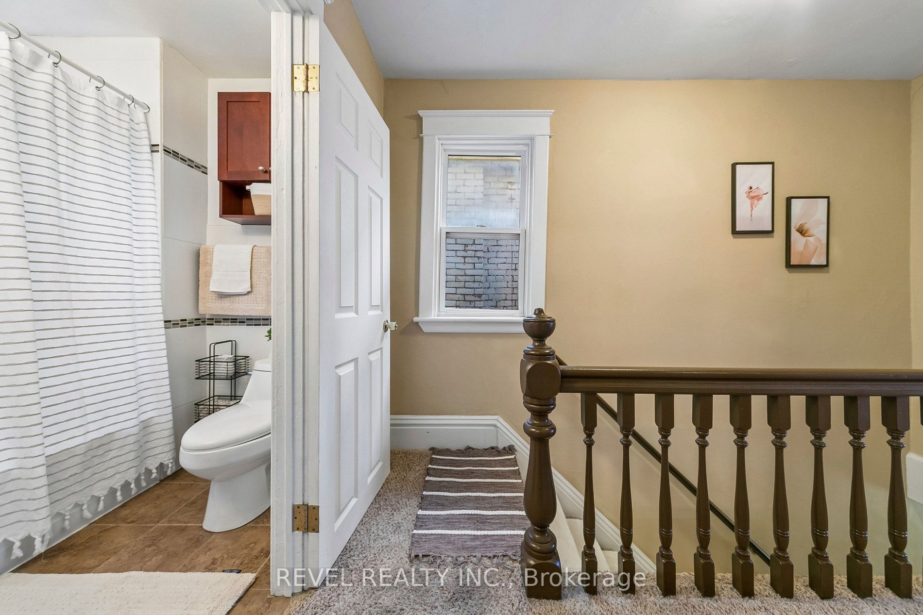 36 Holton Avenue N Property Photo 23