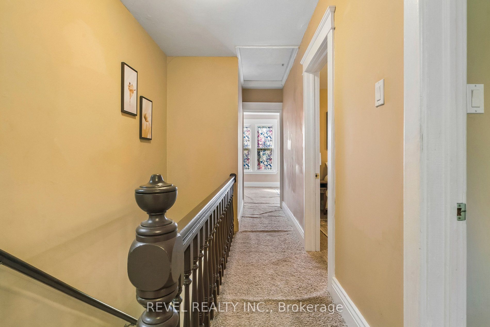 36 Holton Avenue N Property Photo 24