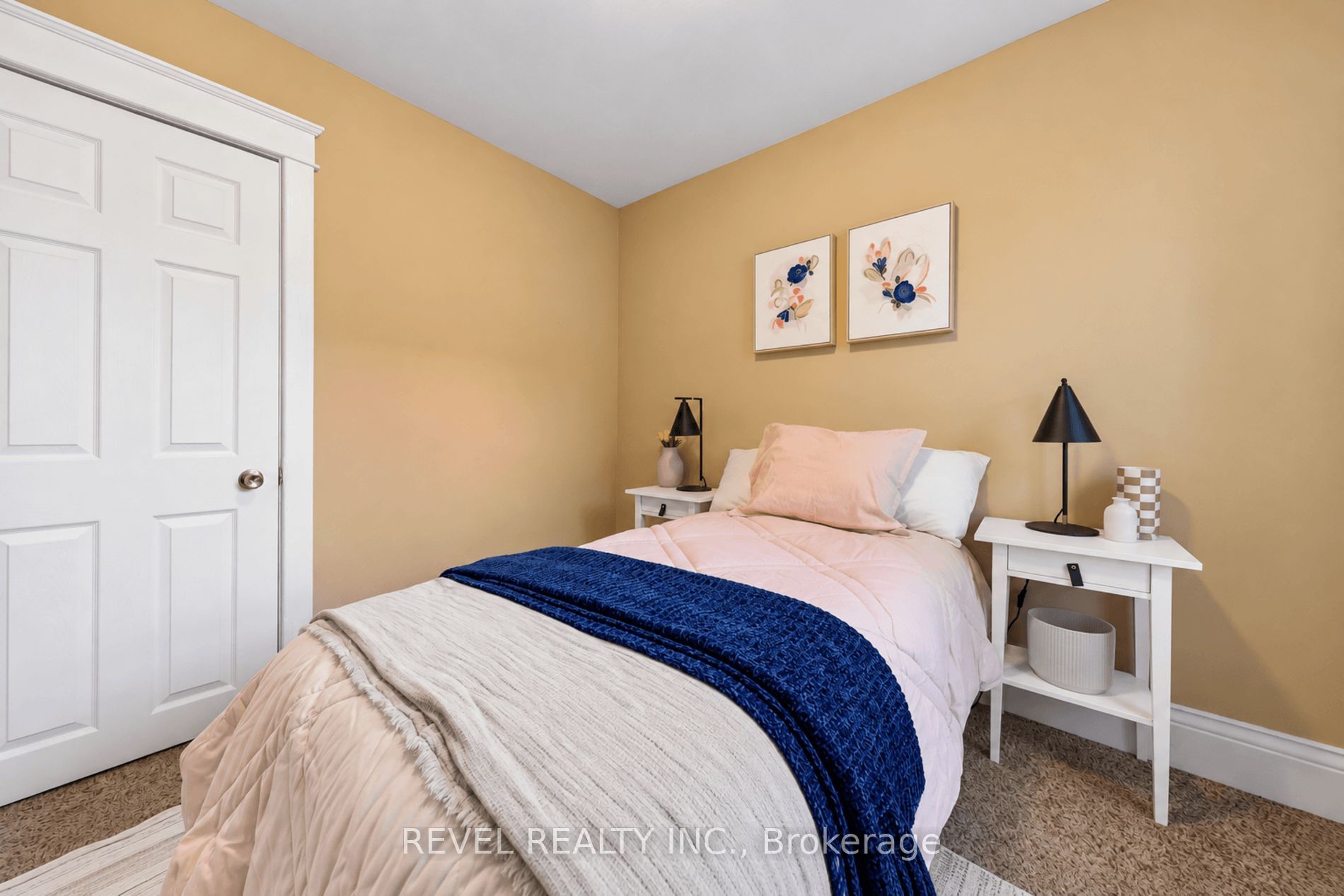 36 Holton Avenue N Property Photo 26