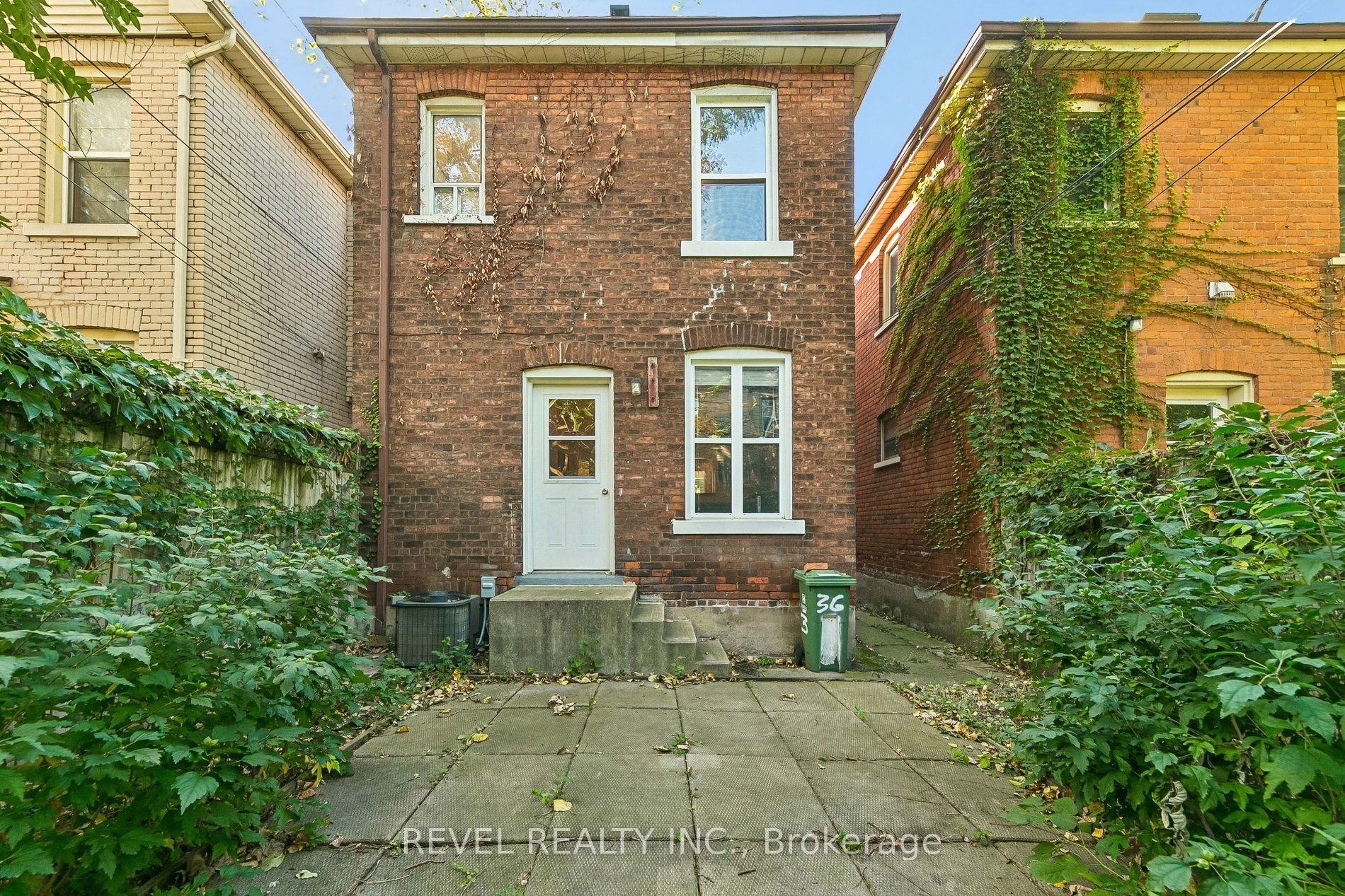 36 Holton Avenue N Property Photo 37