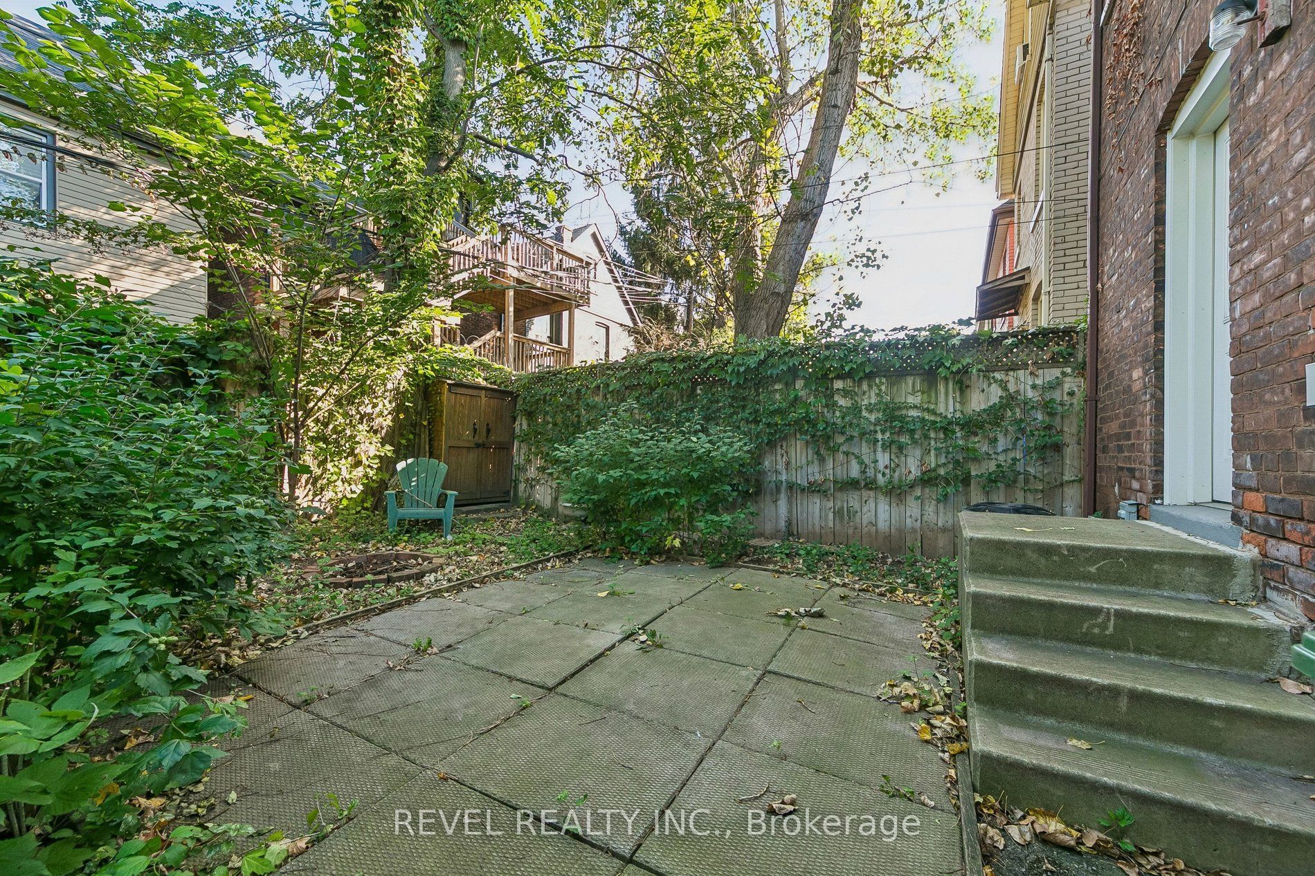 36 Holton Avenue N Property Photo 38