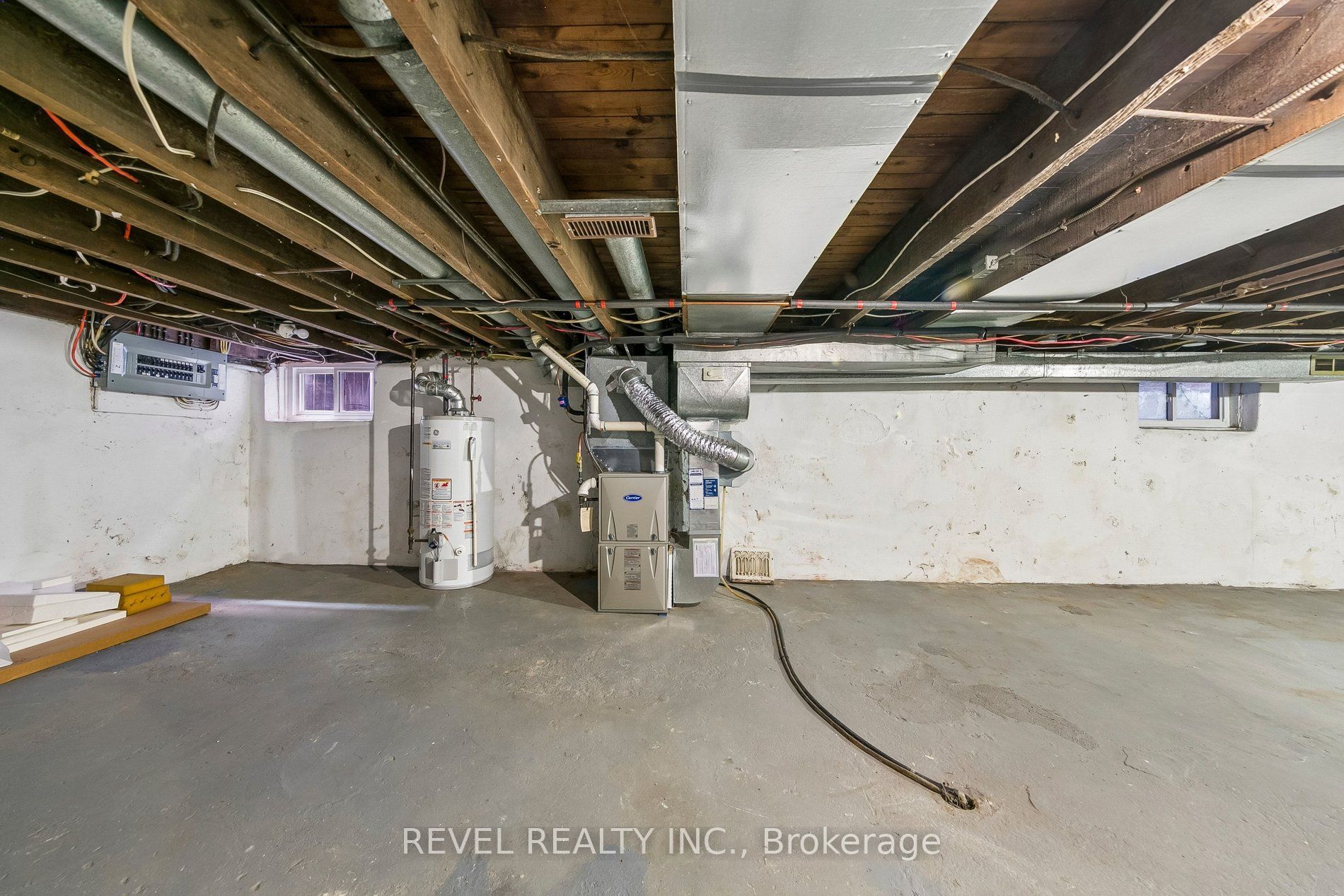 36 Holton Avenue N Property Photo 43