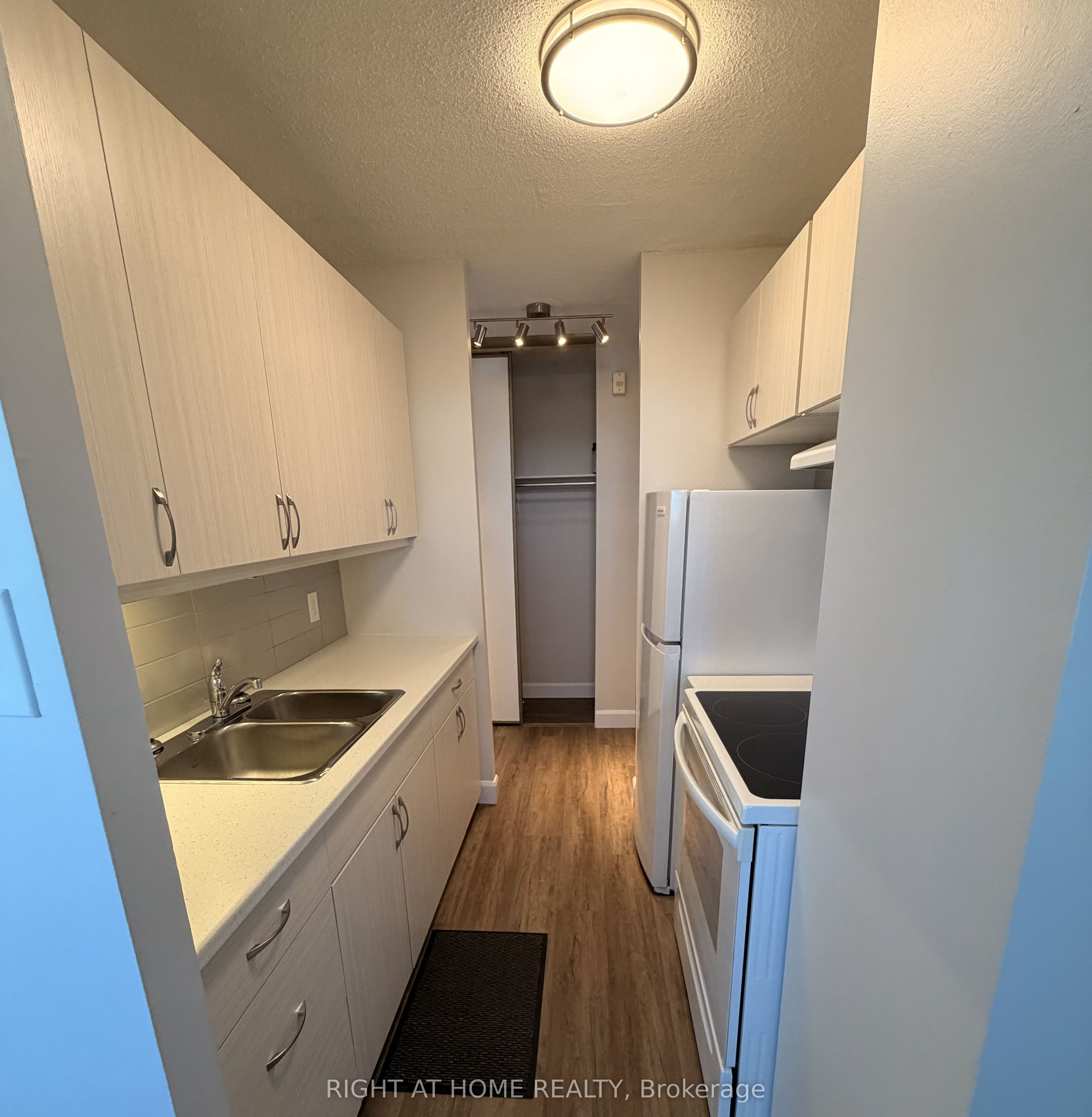 215 Glenridge Avenue 505 Property Photo 8
