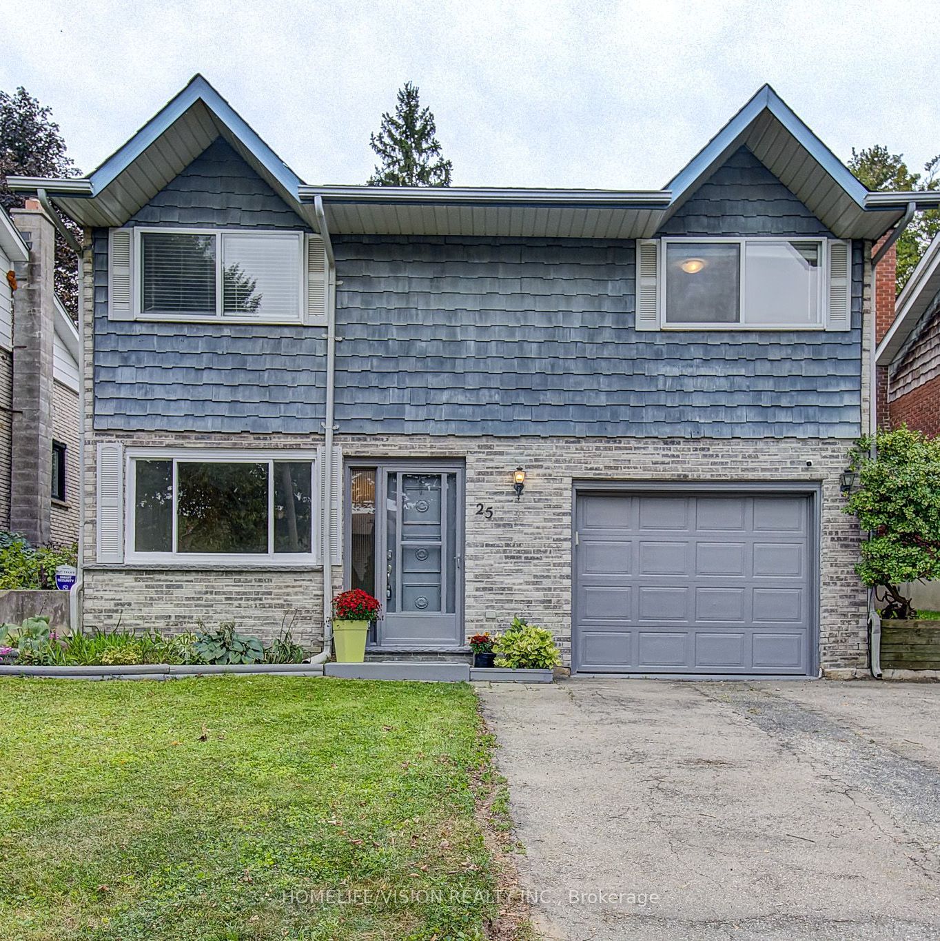 25 Radcliffe Drive Property Photo 1
