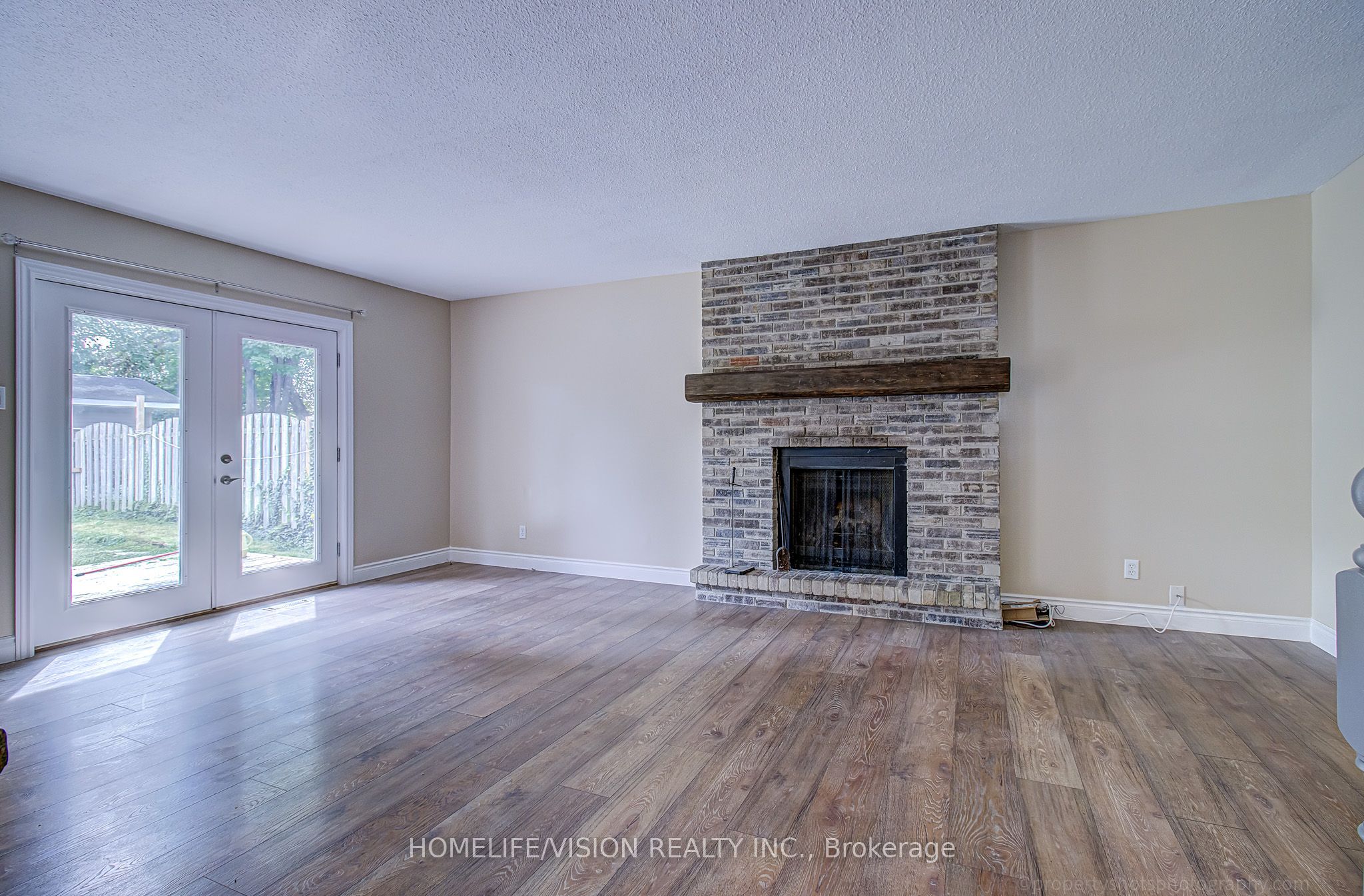 25 Radcliffe Drive Property Photo 6