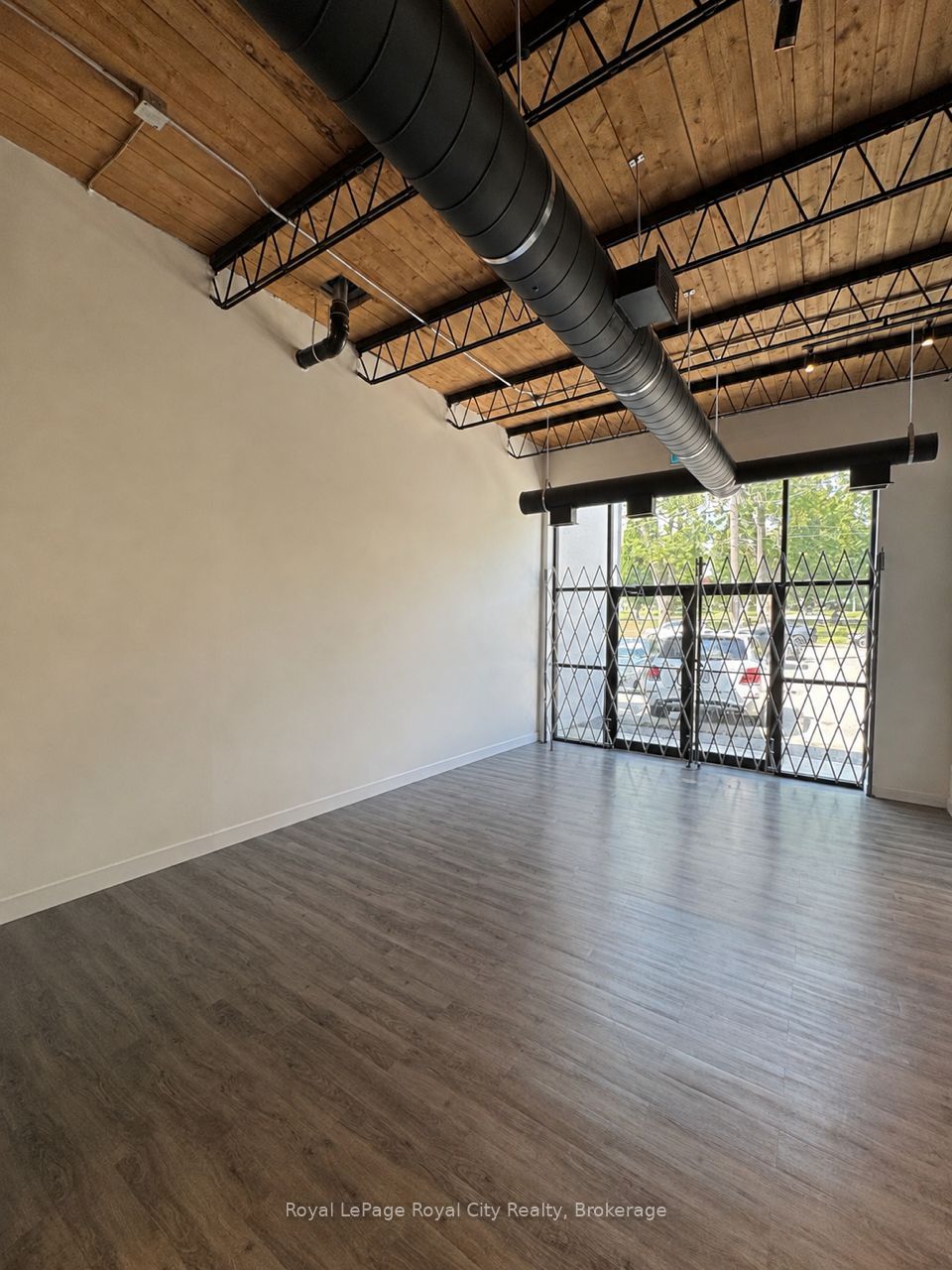 16 Essex Street Property Photo 1