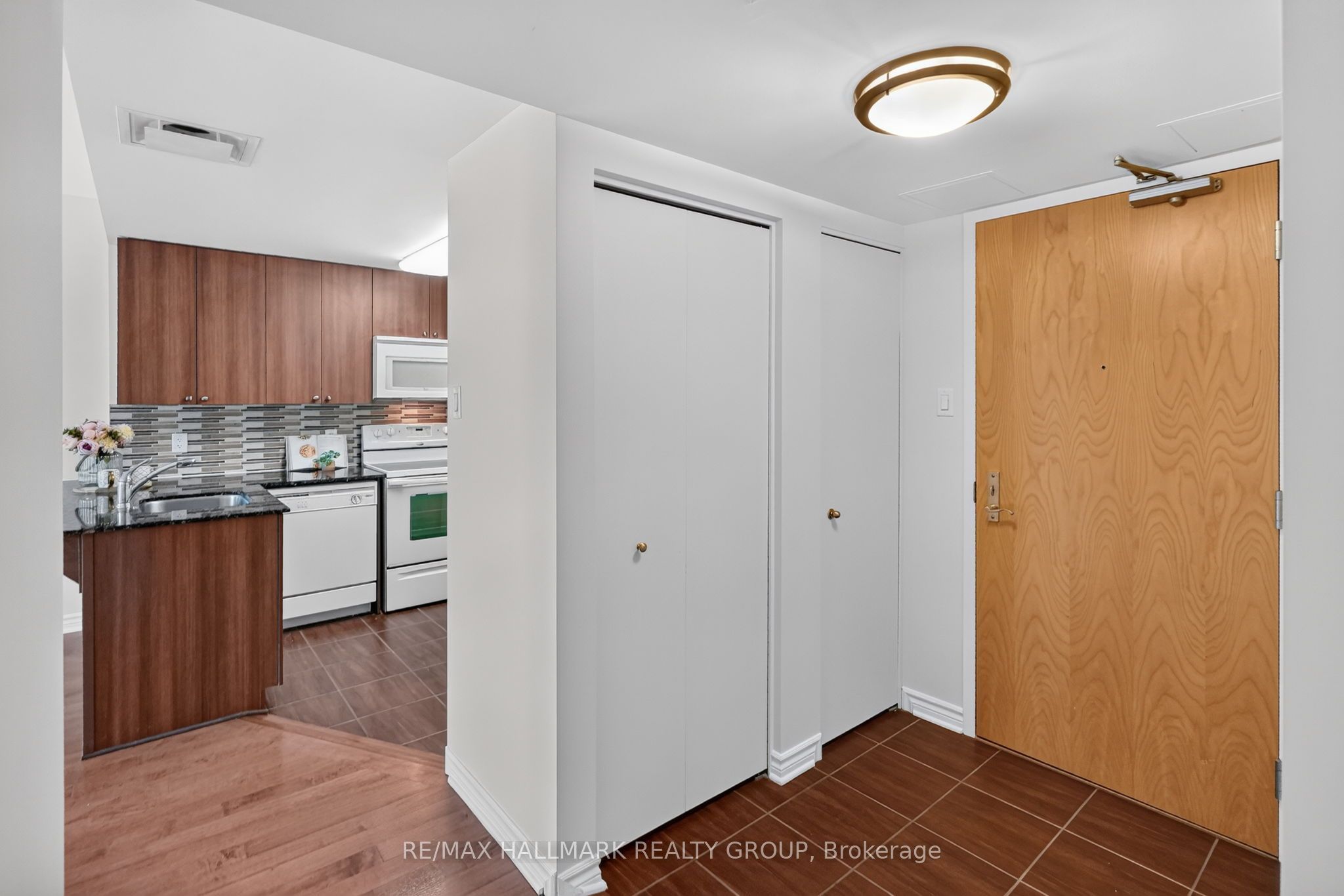 250 Lett Street 405 Property Photo 5