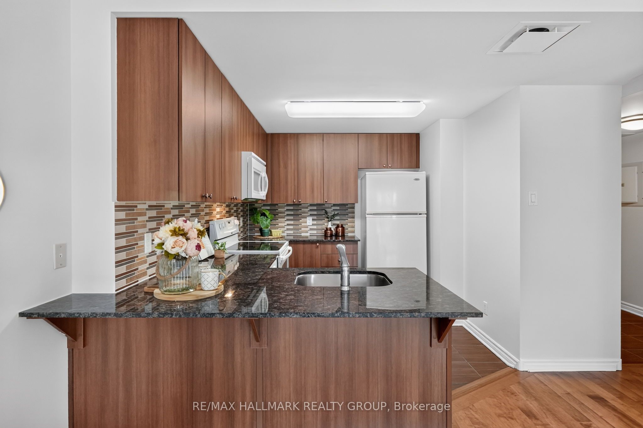 250 Lett Street 405 Property Photo 12