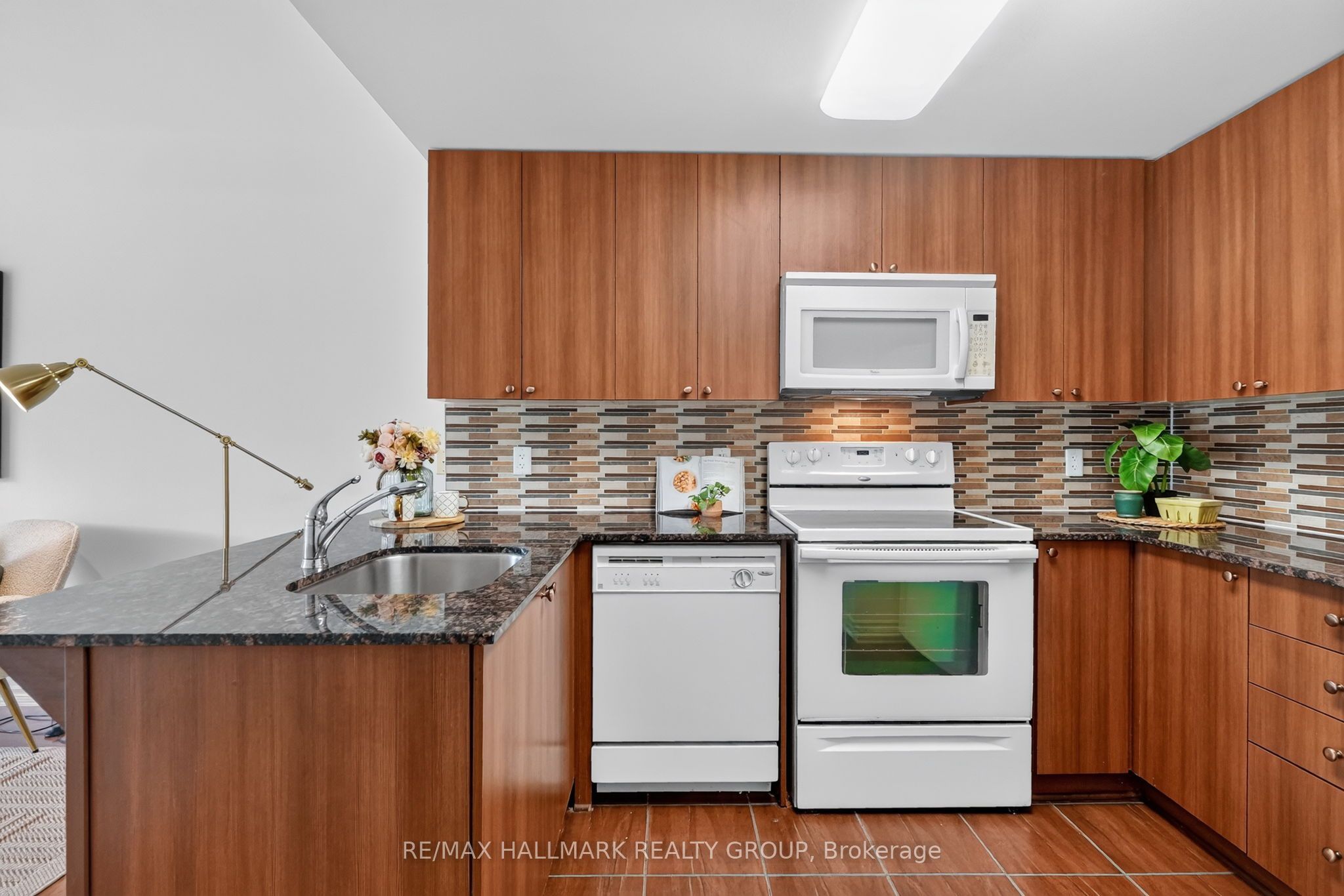 250 Lett Street 405 Property Photo 13
