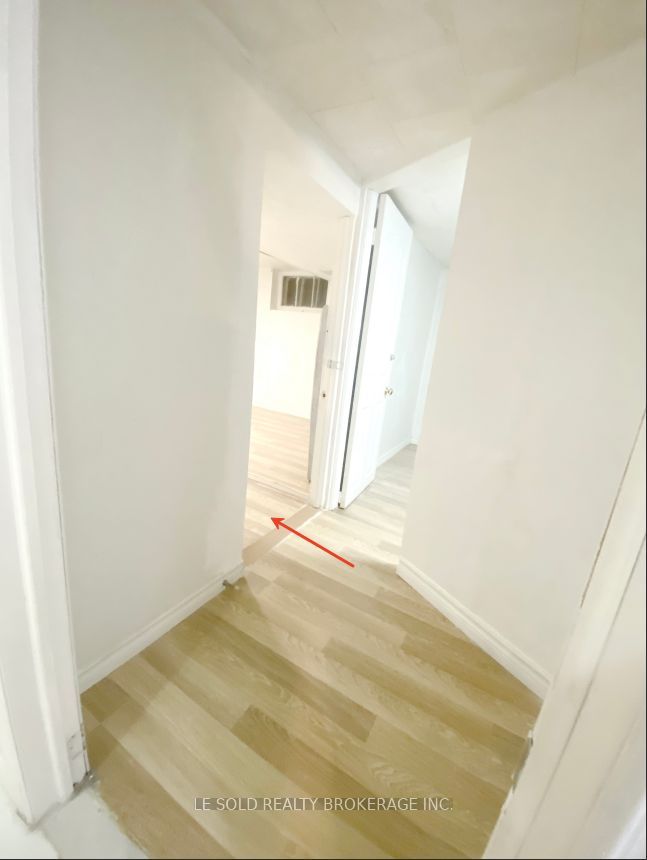 112 Leland Street Bsmt Room #2 Property Photo 1