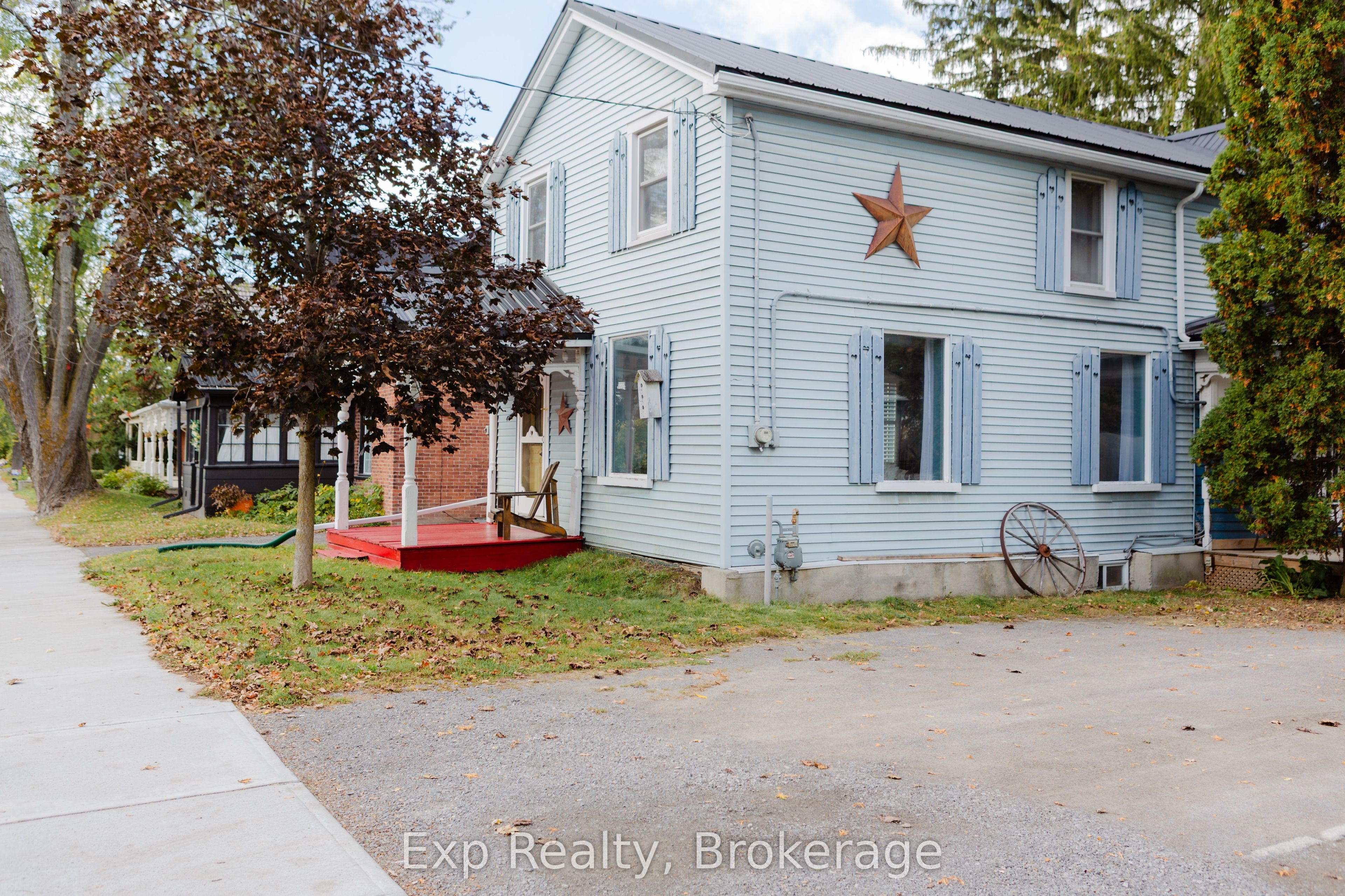 112 Front Street W Property Photo 3
