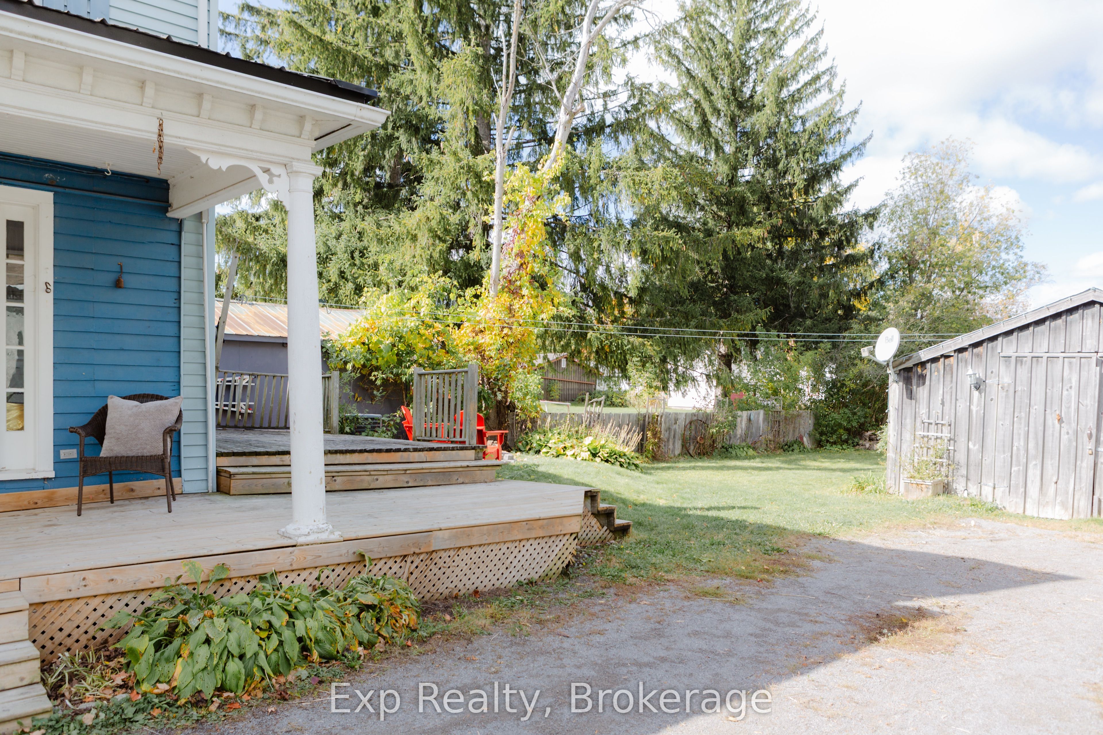 112 Front Street W Property Photo 36