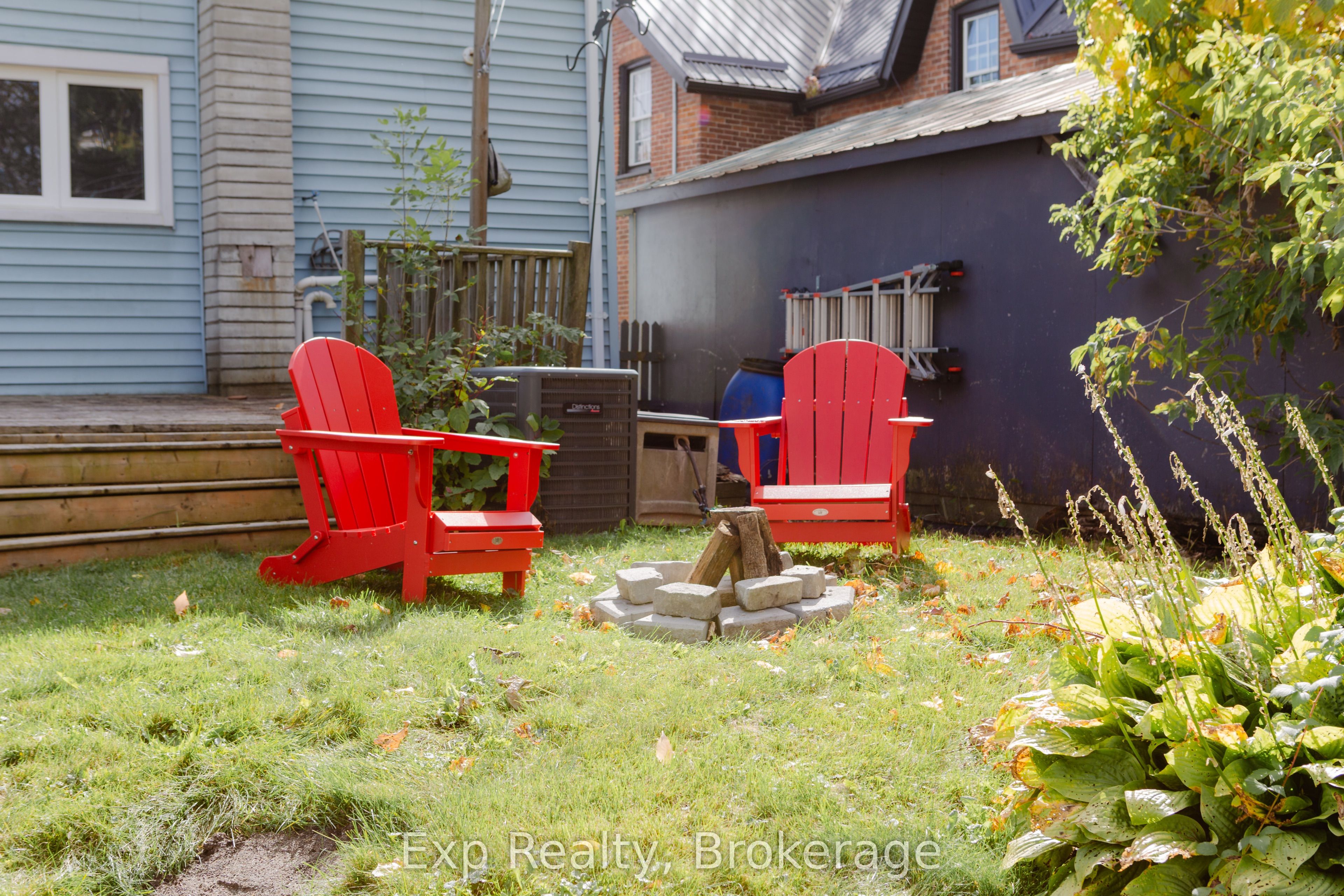 112 Front Street W Property Photo 41
