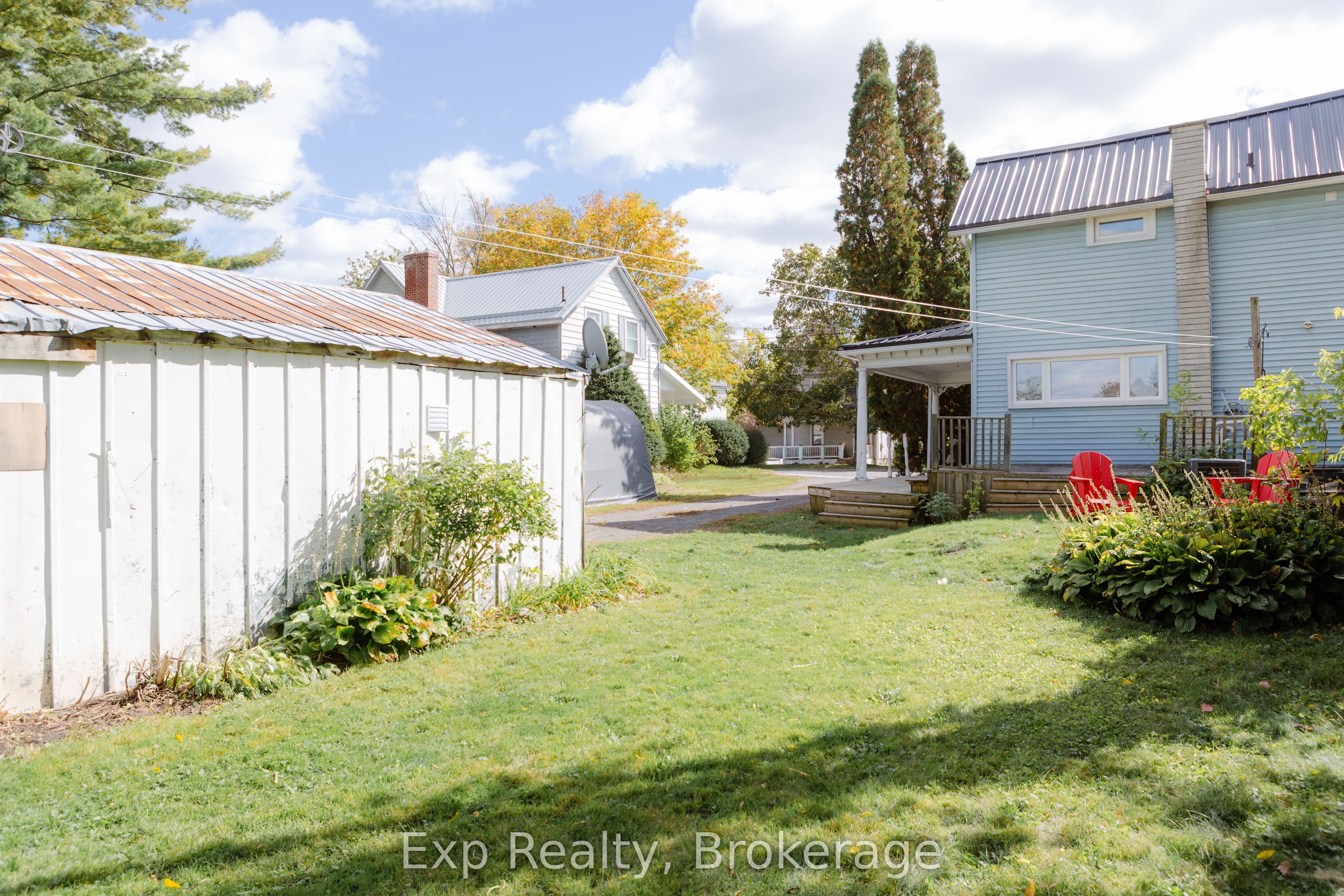 112 Front Street W Property Photo 42