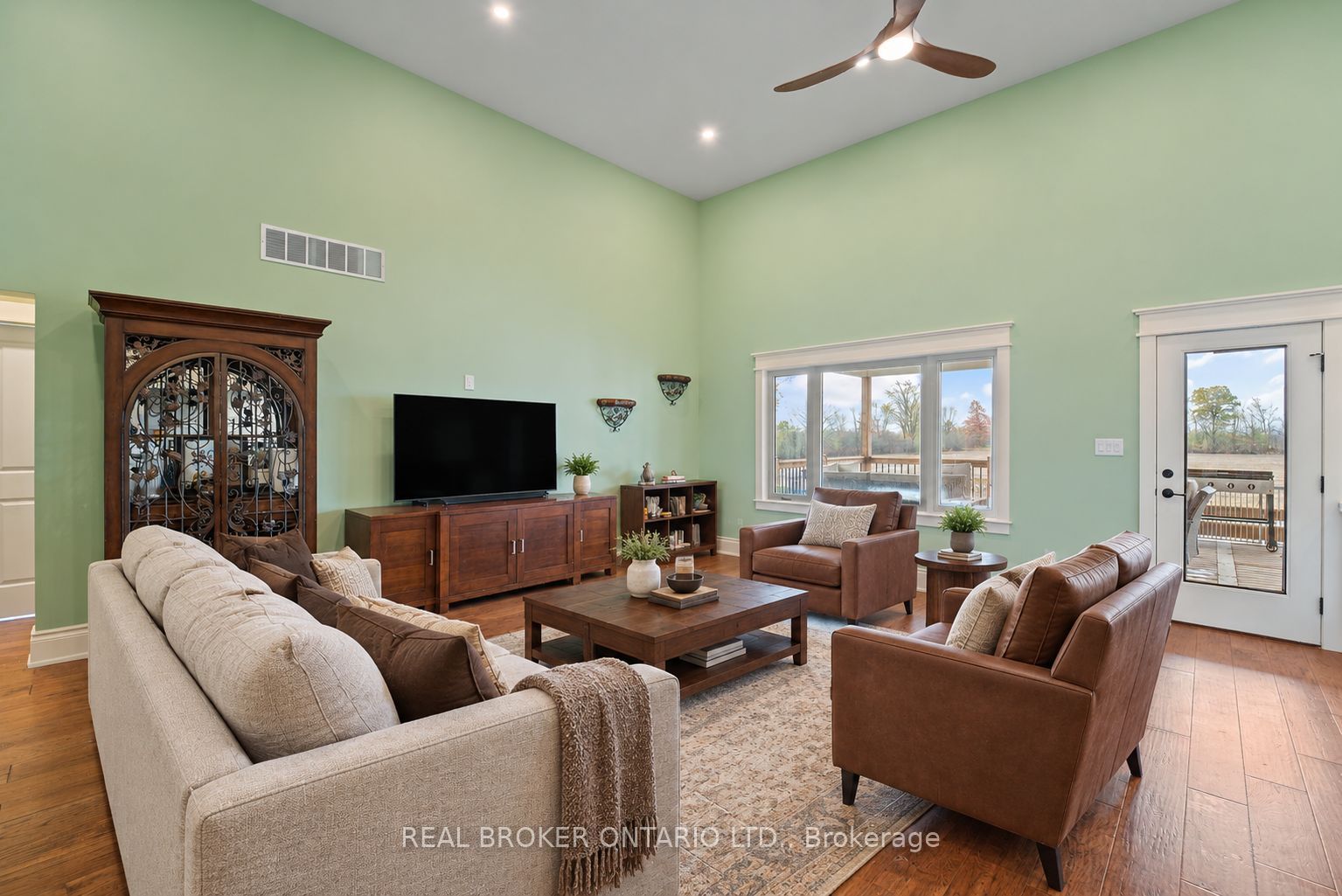 3809 Netherby Road Property Photo 3
