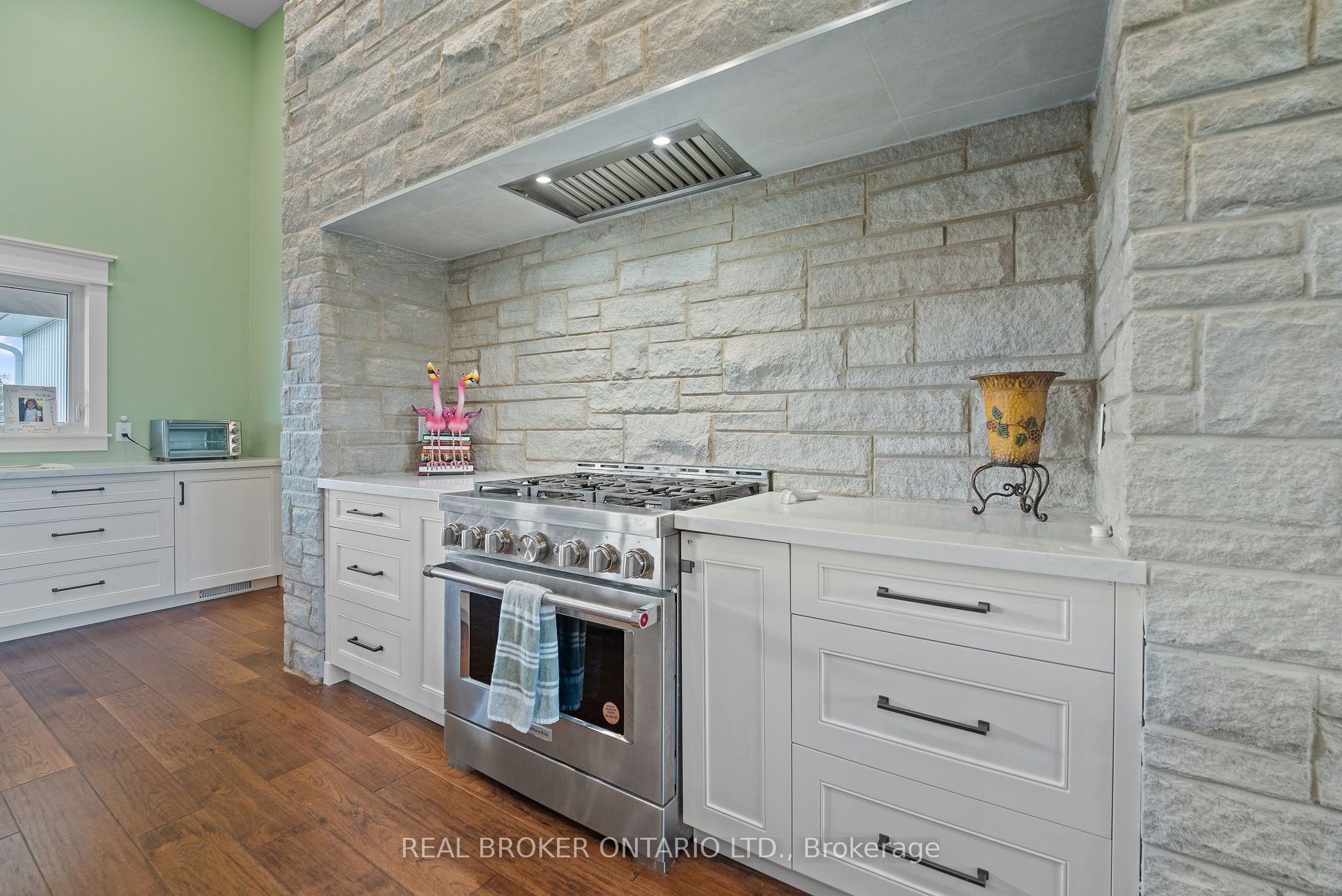 3809 Netherby Road Property Photo 9