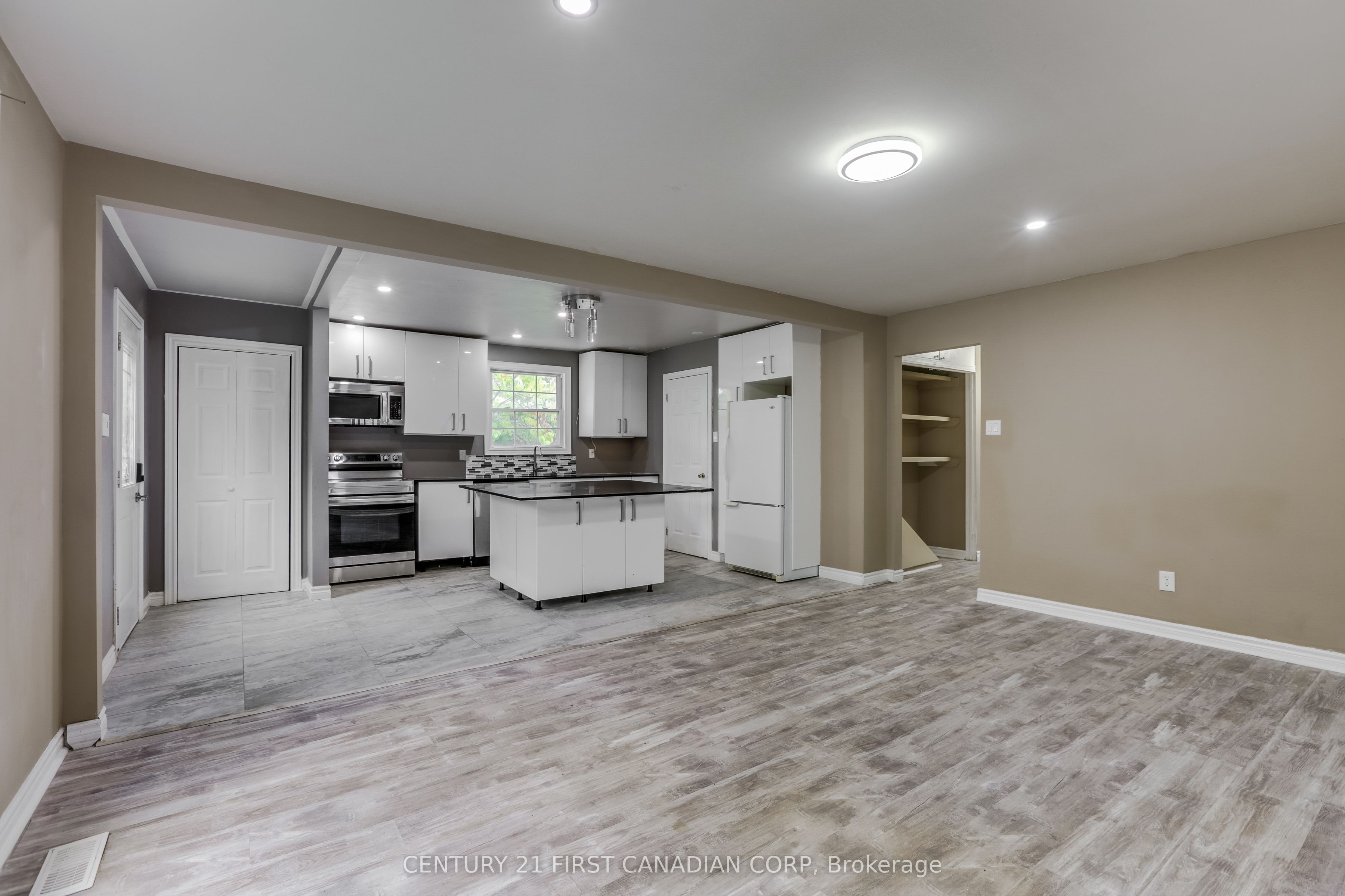63 Renny Crescent Main Property Photo 2