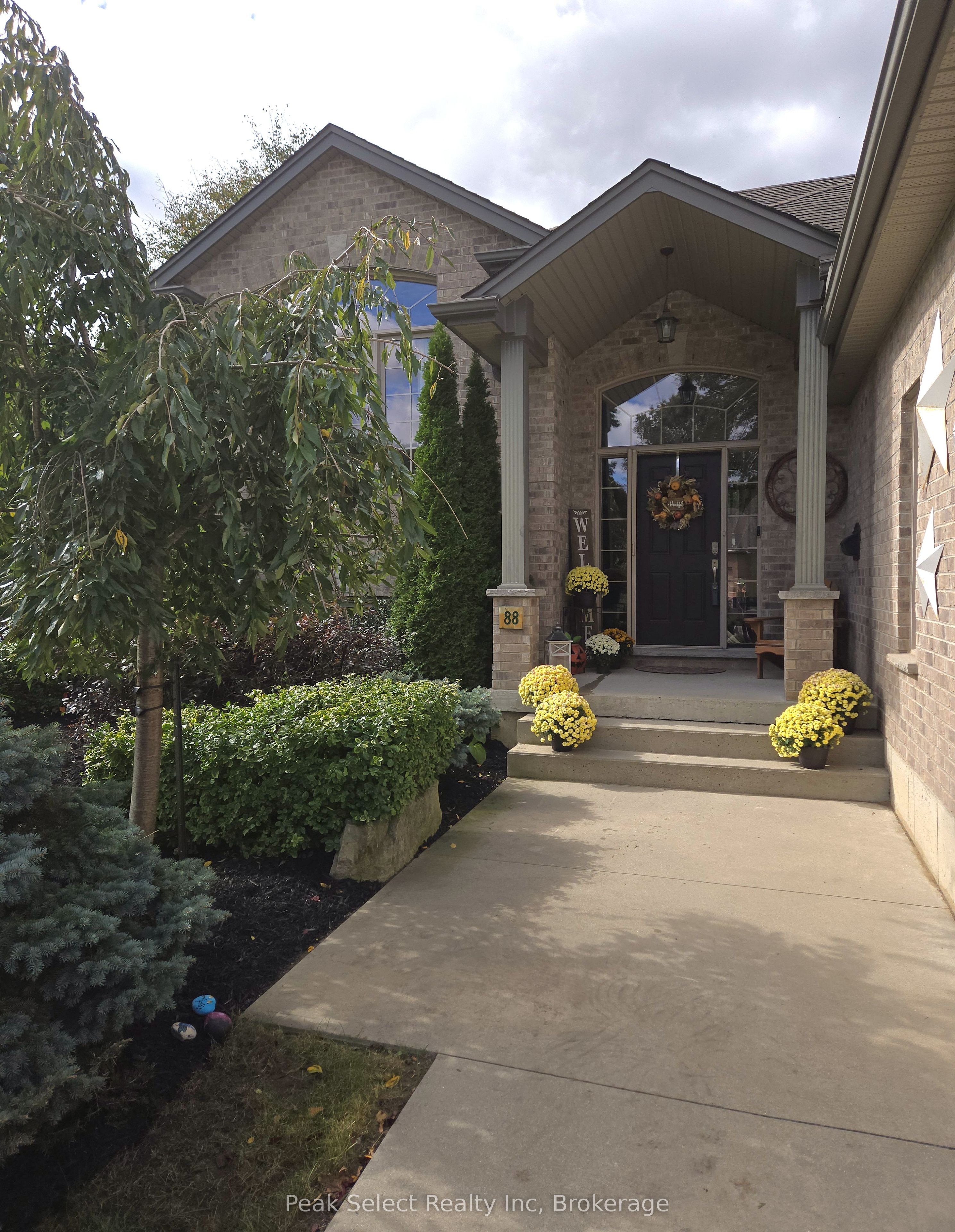 88 Saxonville Court Property Photo 6