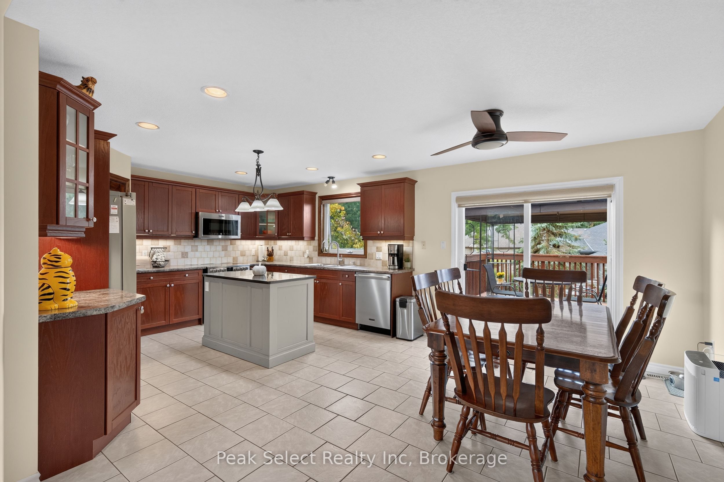 88 Saxonville Court Property Photo 11