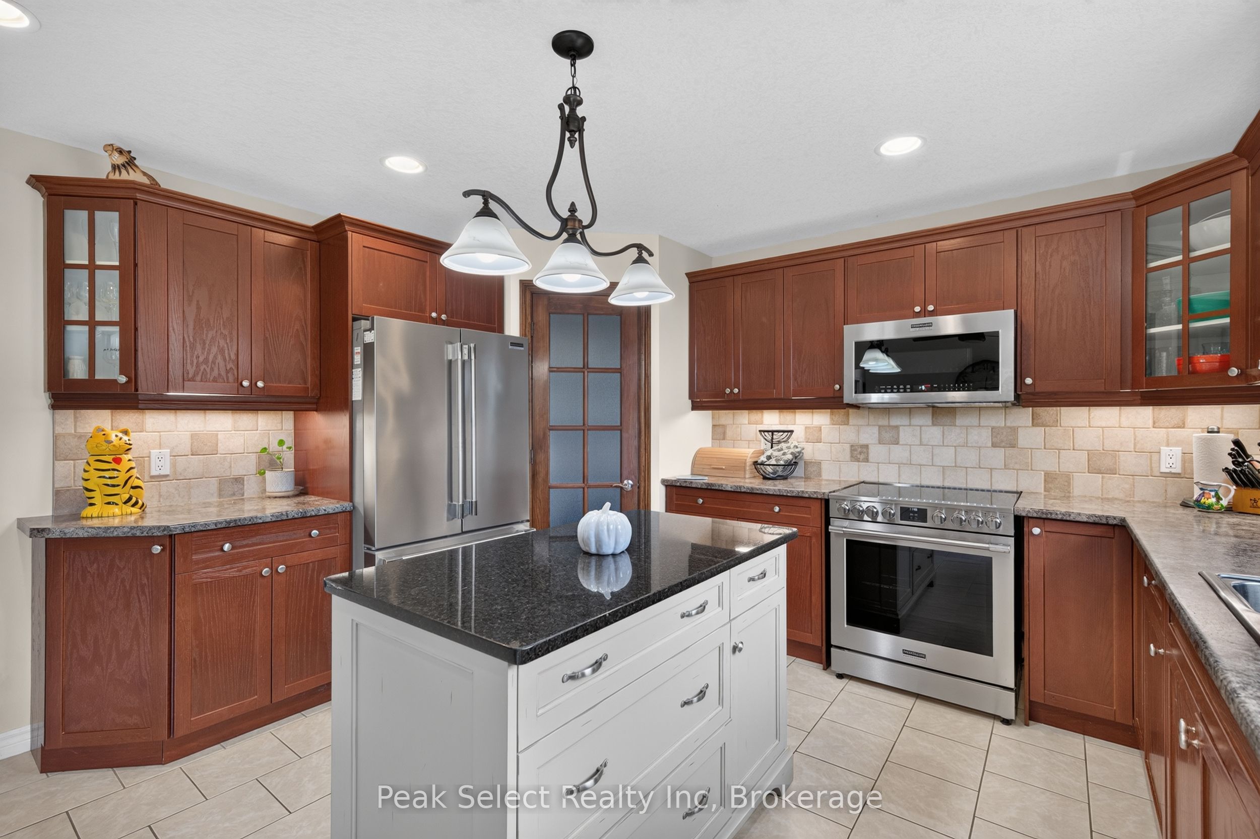 88 Saxonville Court Property Photo 15